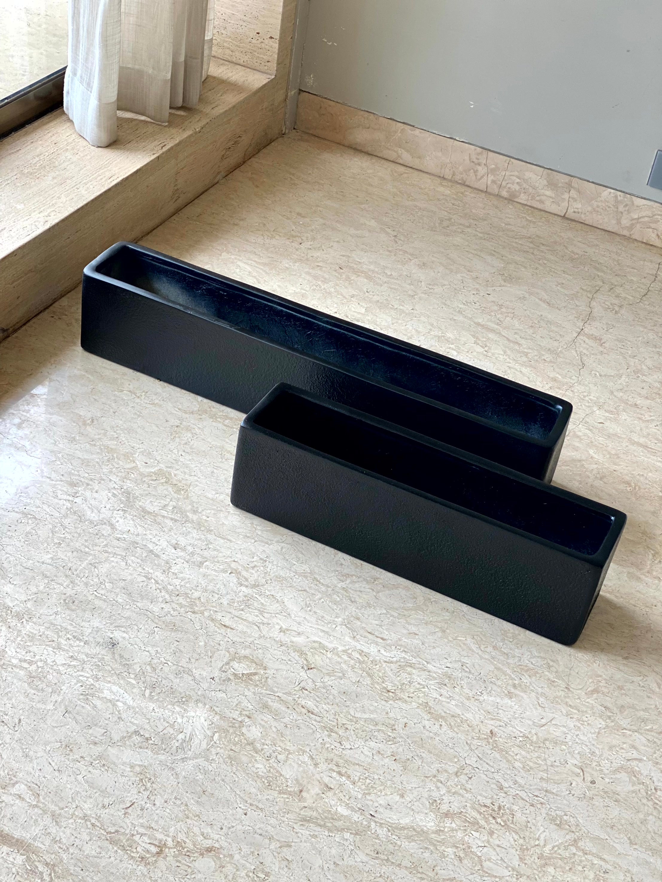 Kuro Horizon Planters - Black