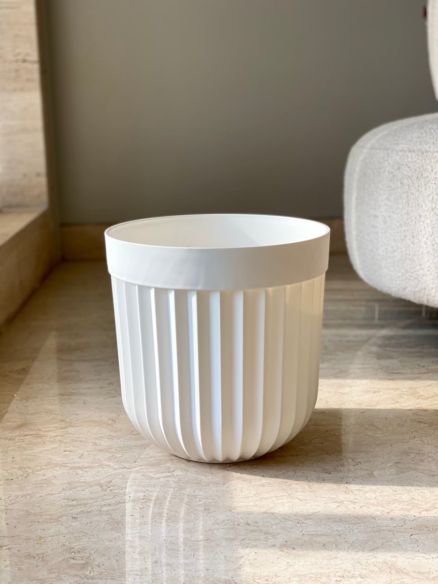 Ruffle Planter - White