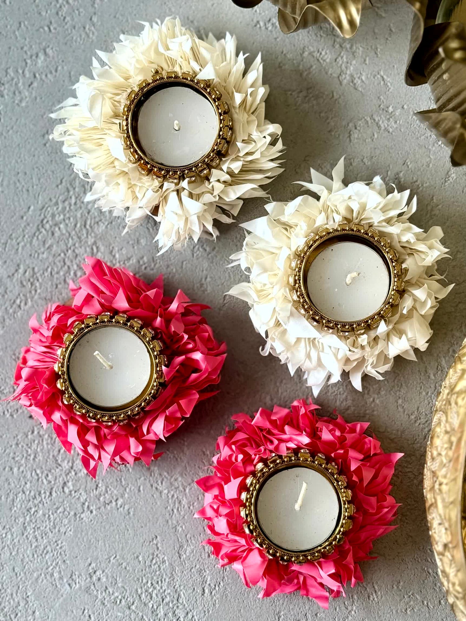 Festive White &amp; Pink Gajra Tea Light - Set Of 4