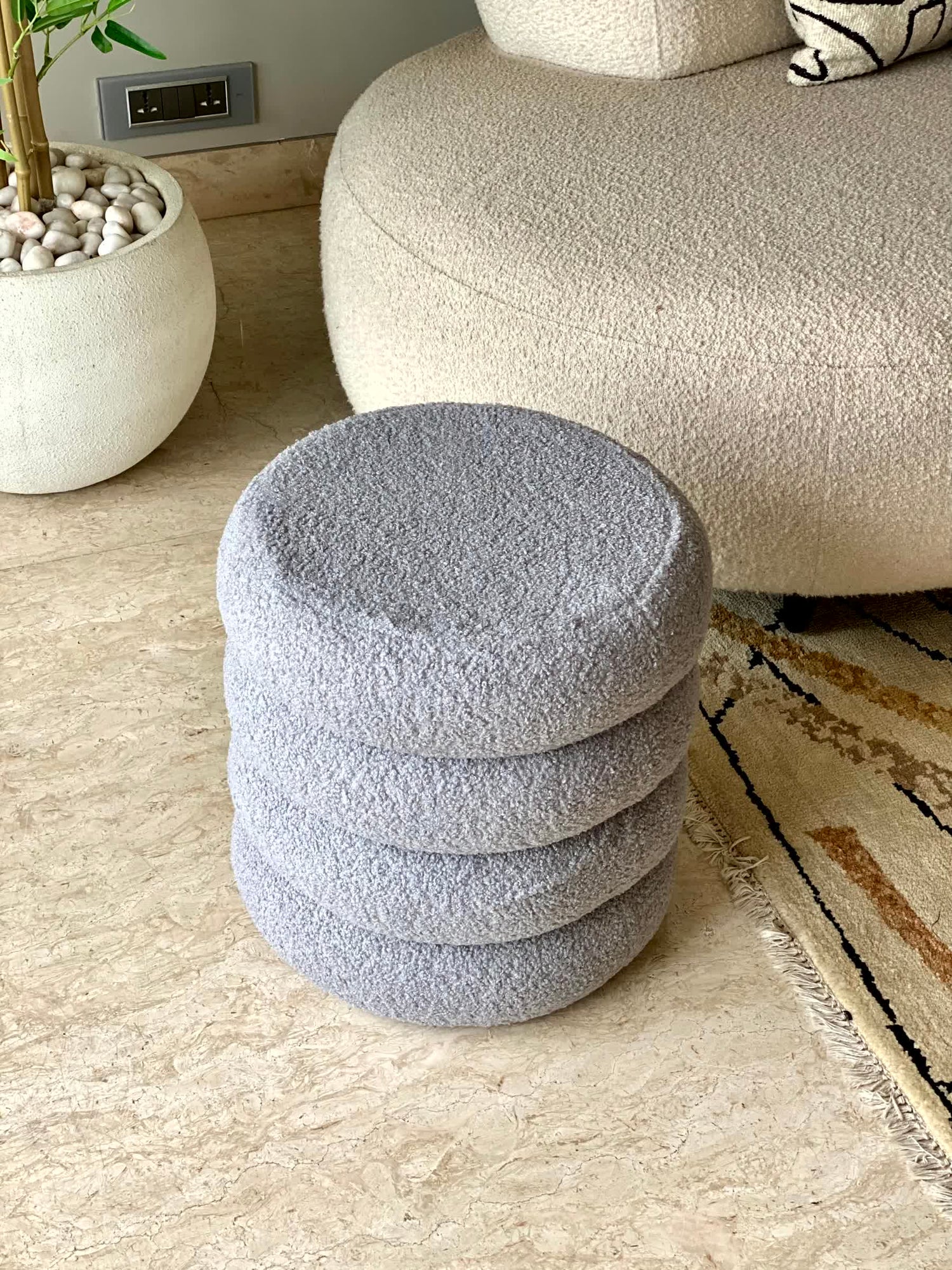 Cloud Boucle Pouffe