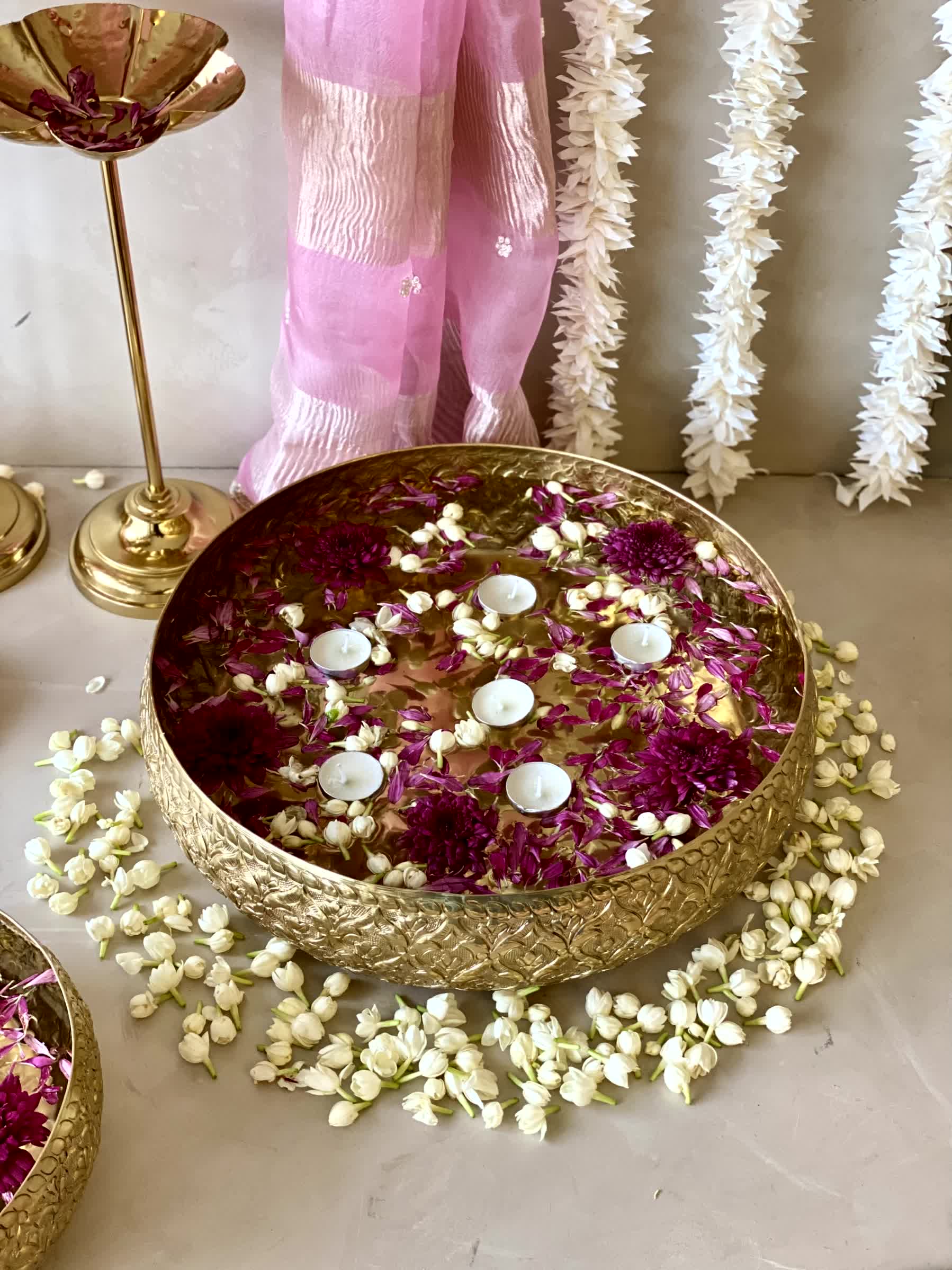 Noor Gold Urli - Large