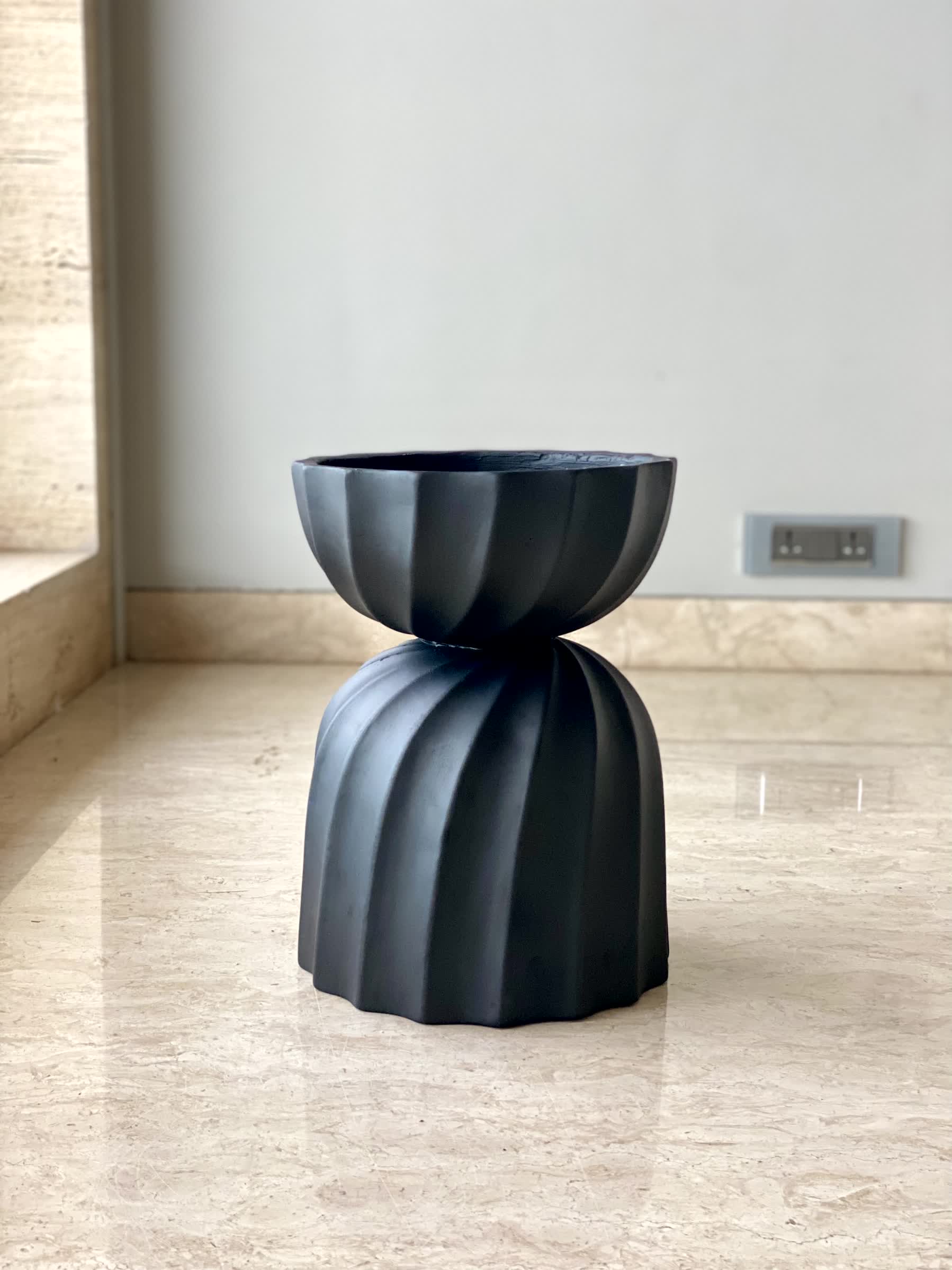 Venus Reversible Planter - Black (Only For Mumbai)