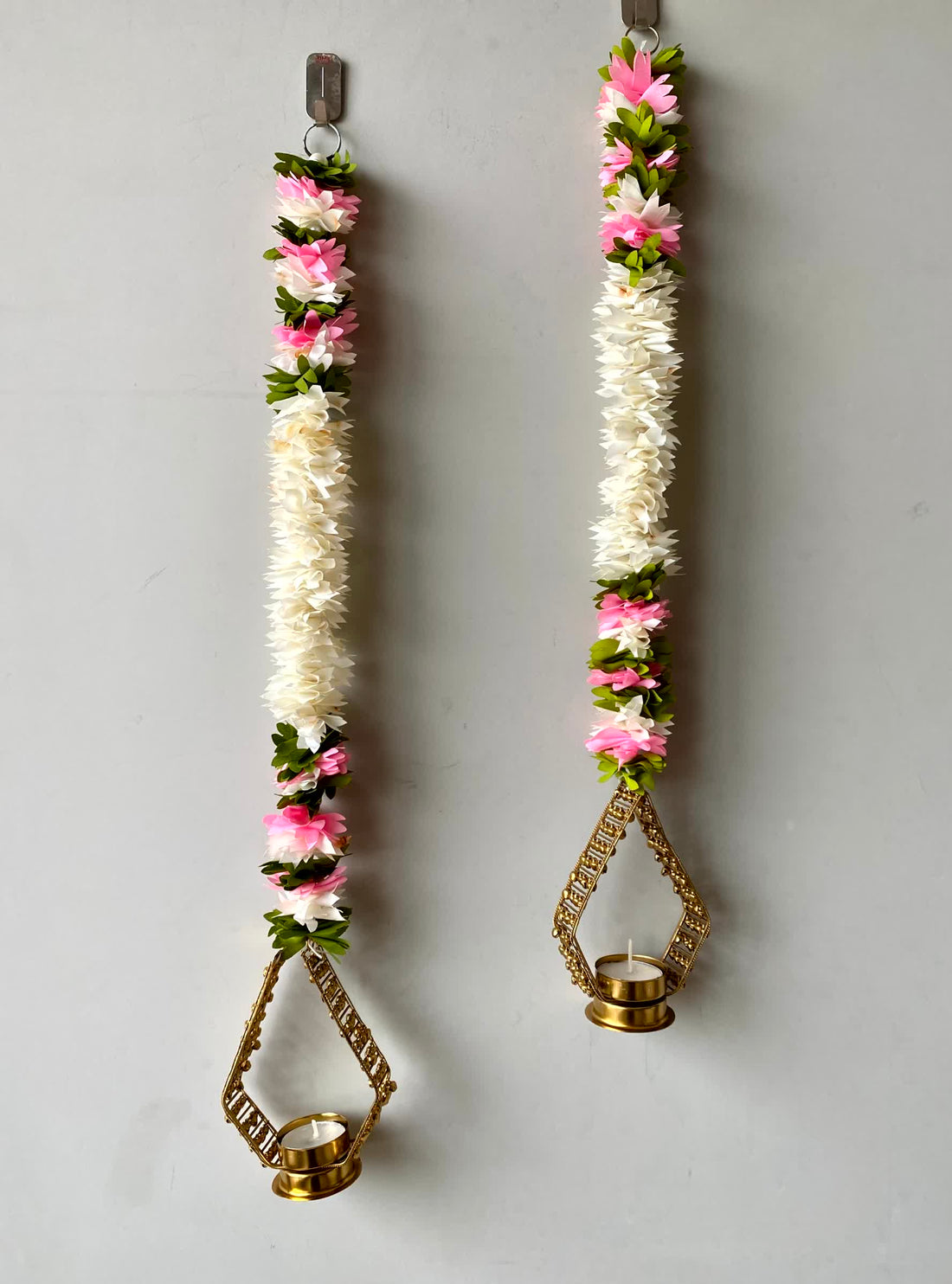 Festive Diya Latkan- Set of 2