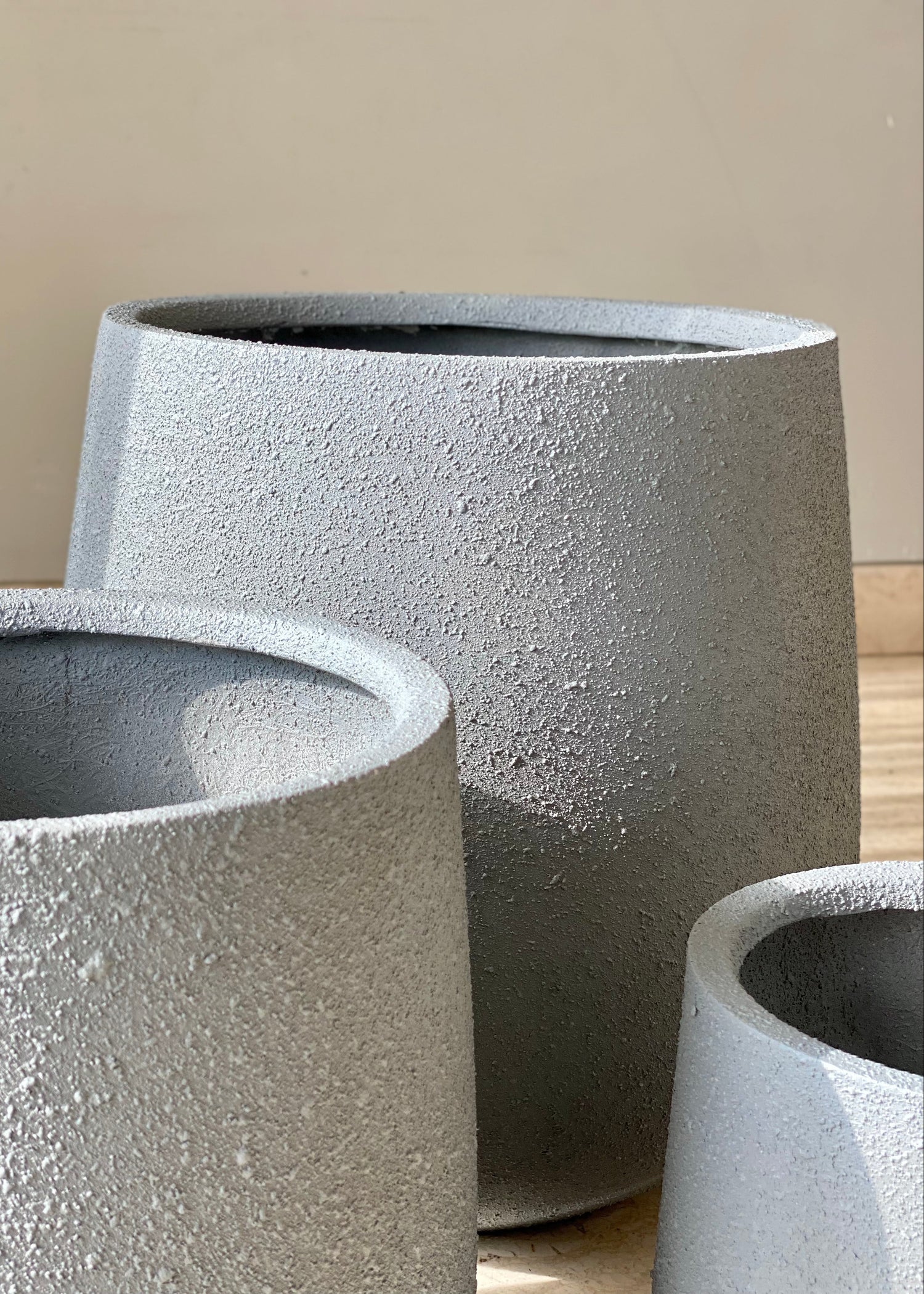 Noa Round Planters - Light Grey