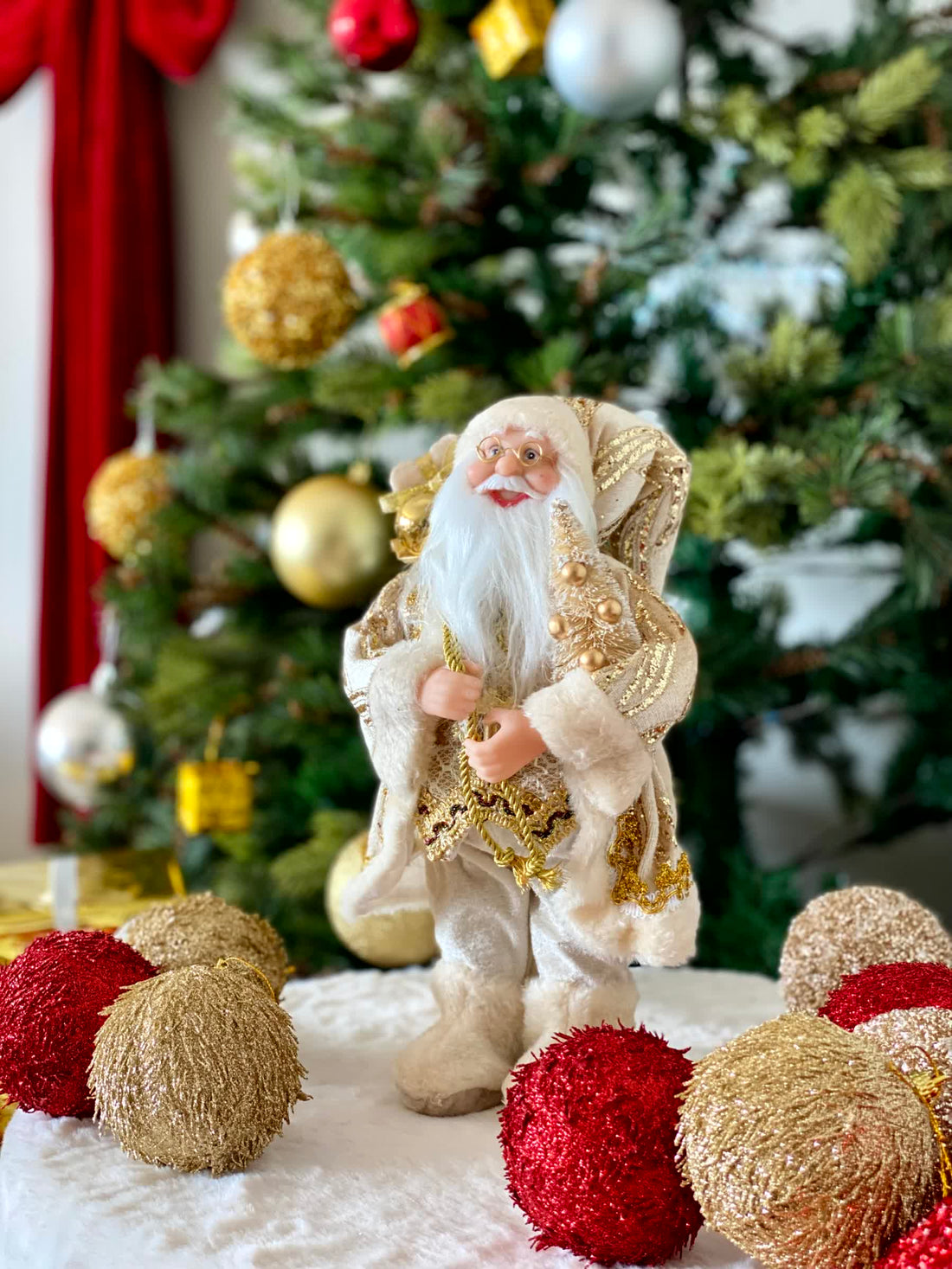 Christmas Jolly Santa Claus - 1 Feet (White and Gold)