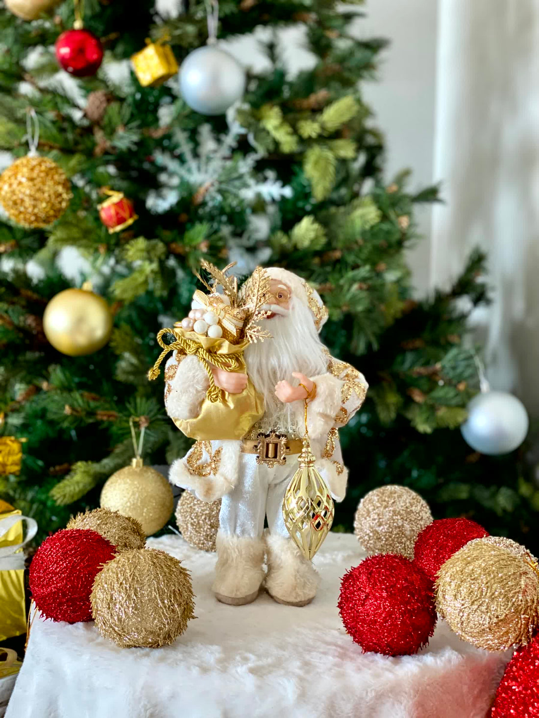 Christmas Cheerful Santa Claus - 1 Feet (White and Gold)