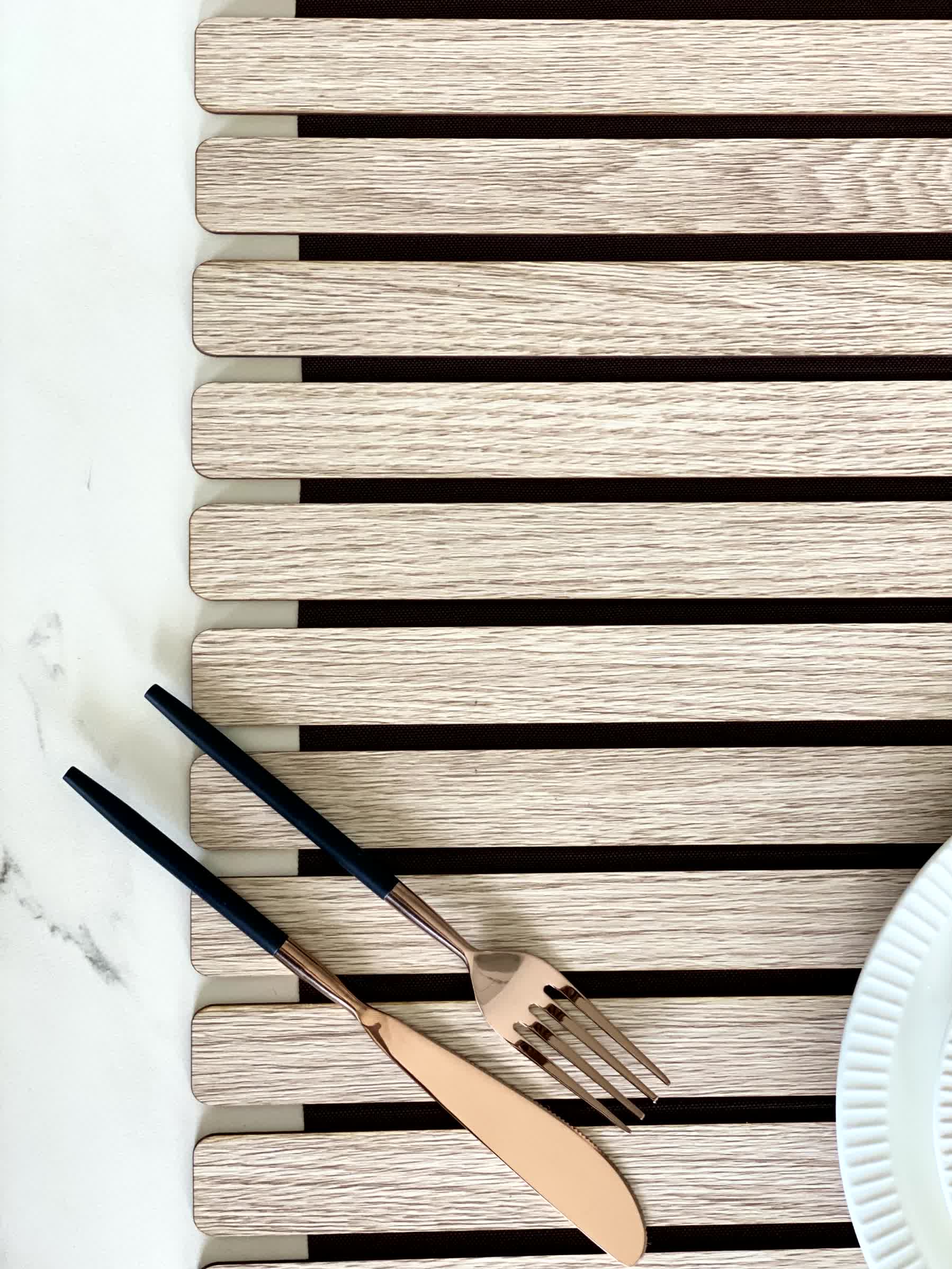 Elm Foldable Table Runner - Cream (3 Feet)