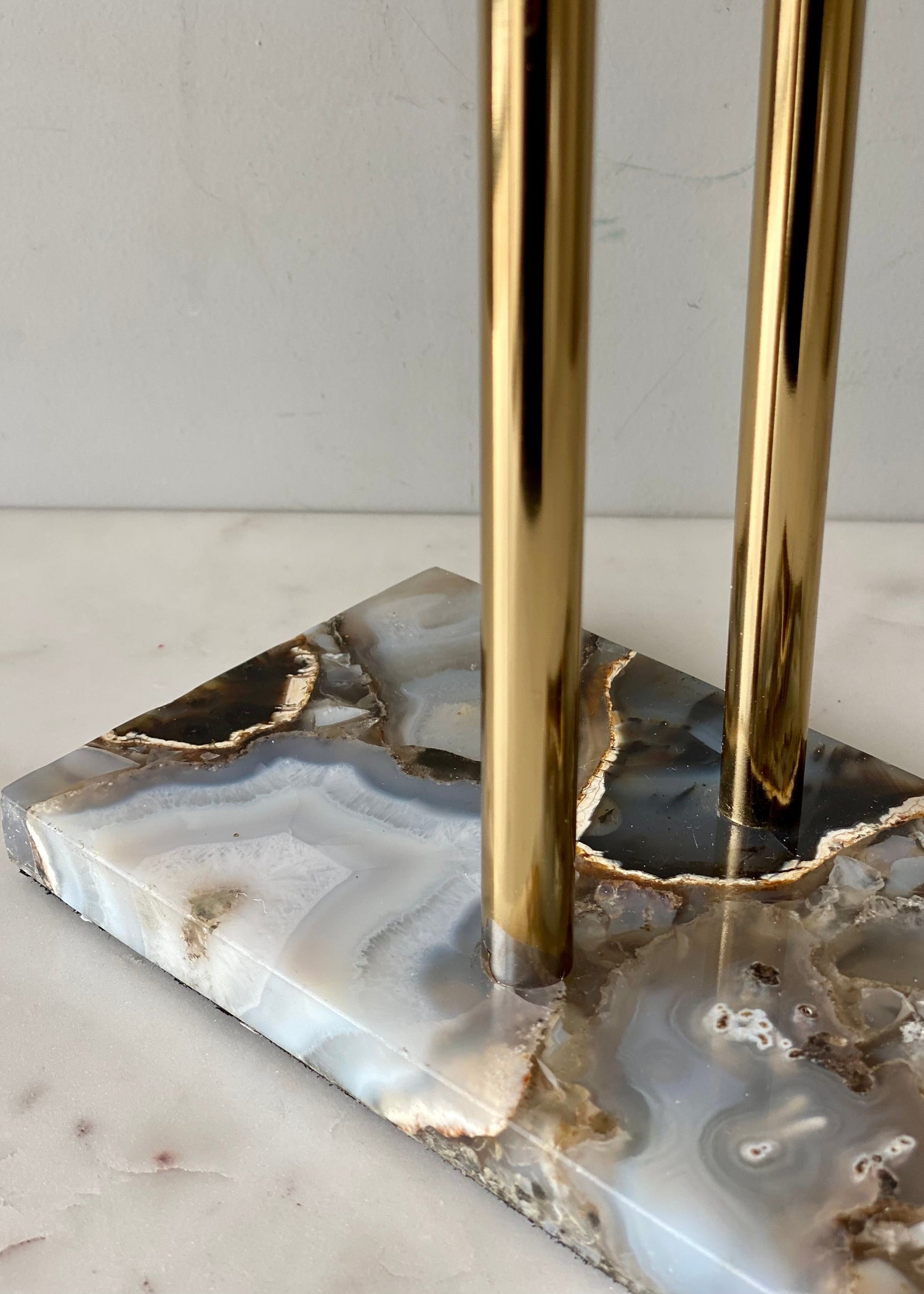 Regal Agate Hand Towel Stand - Black
