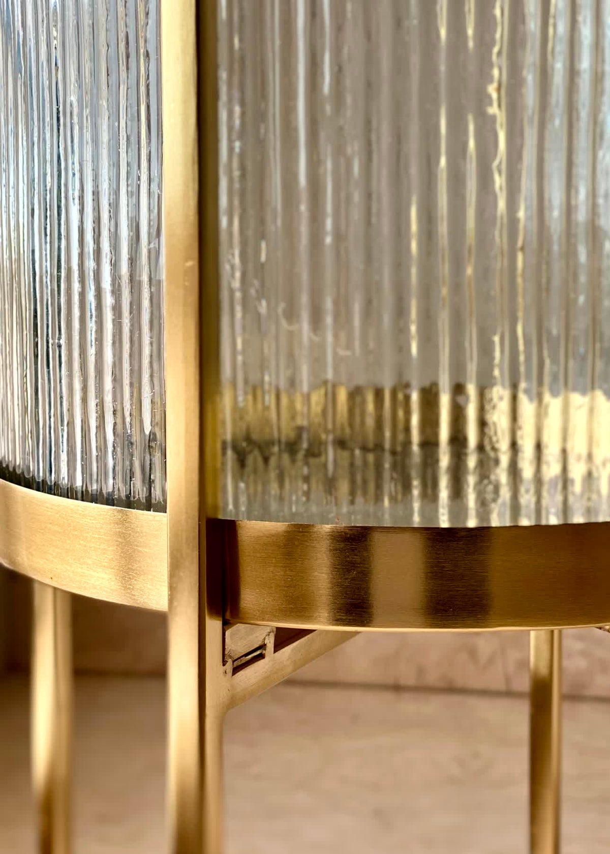 Fluted Glass Bowl Stand - Large