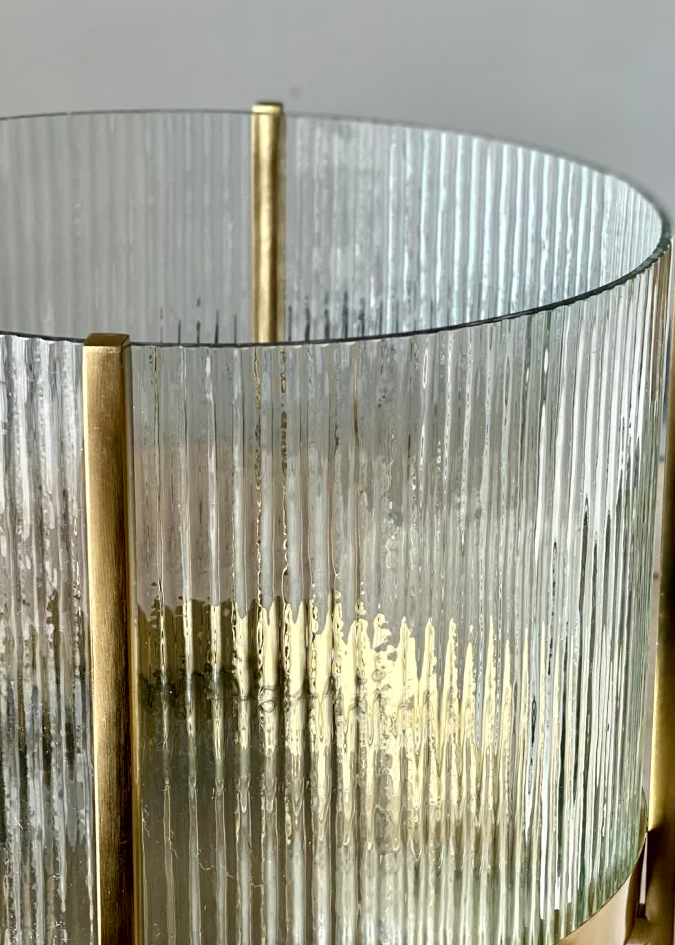 Fluted Glass Bowl Stand - Large