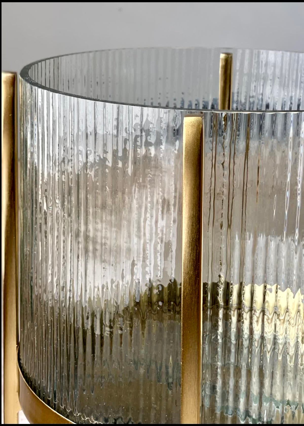 Fluted Glass Bowl Stand - Medium