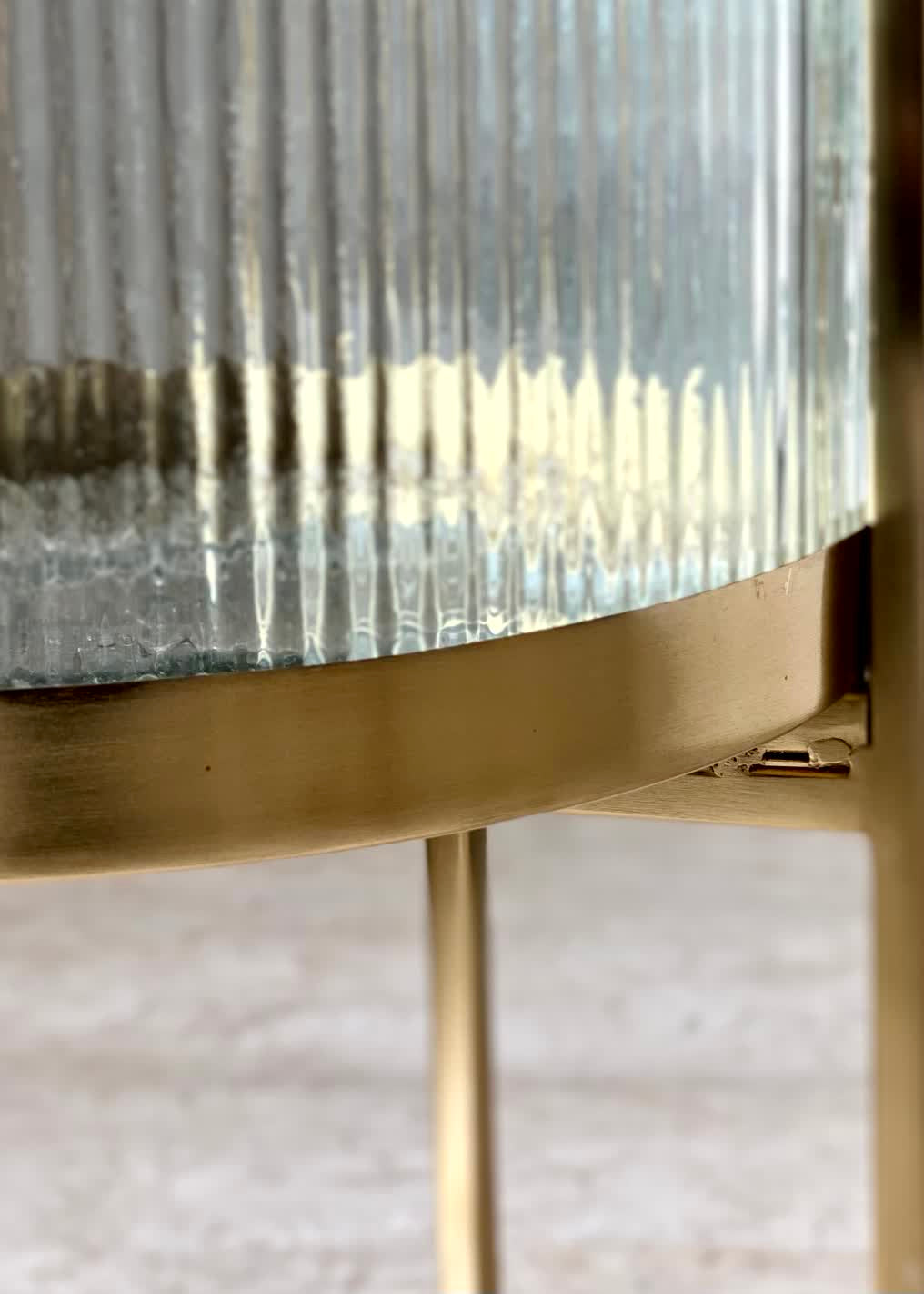 Fluted Glass Bowl Stand - Medium