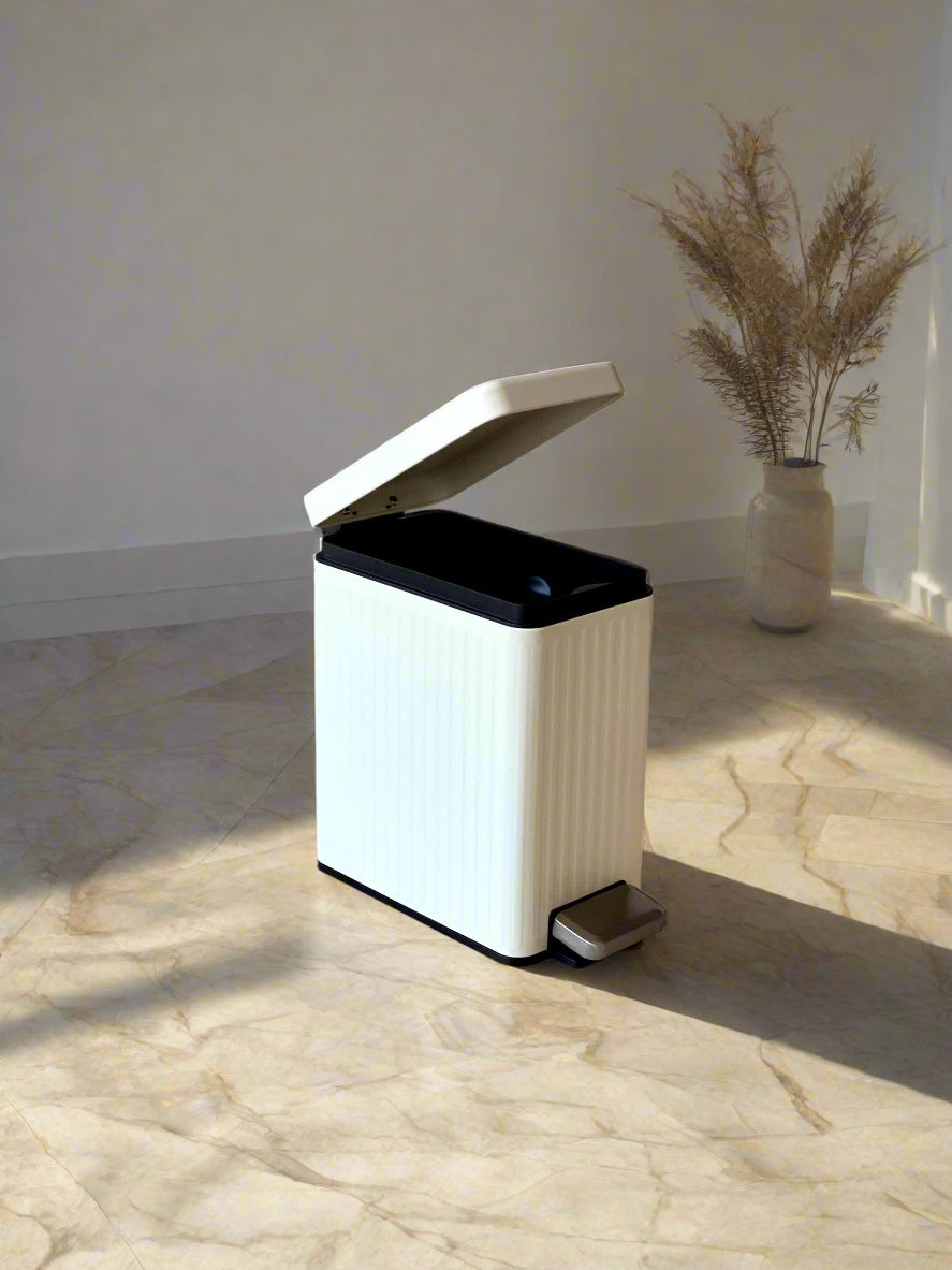 Verve Metallic Dustbin - White (6L)