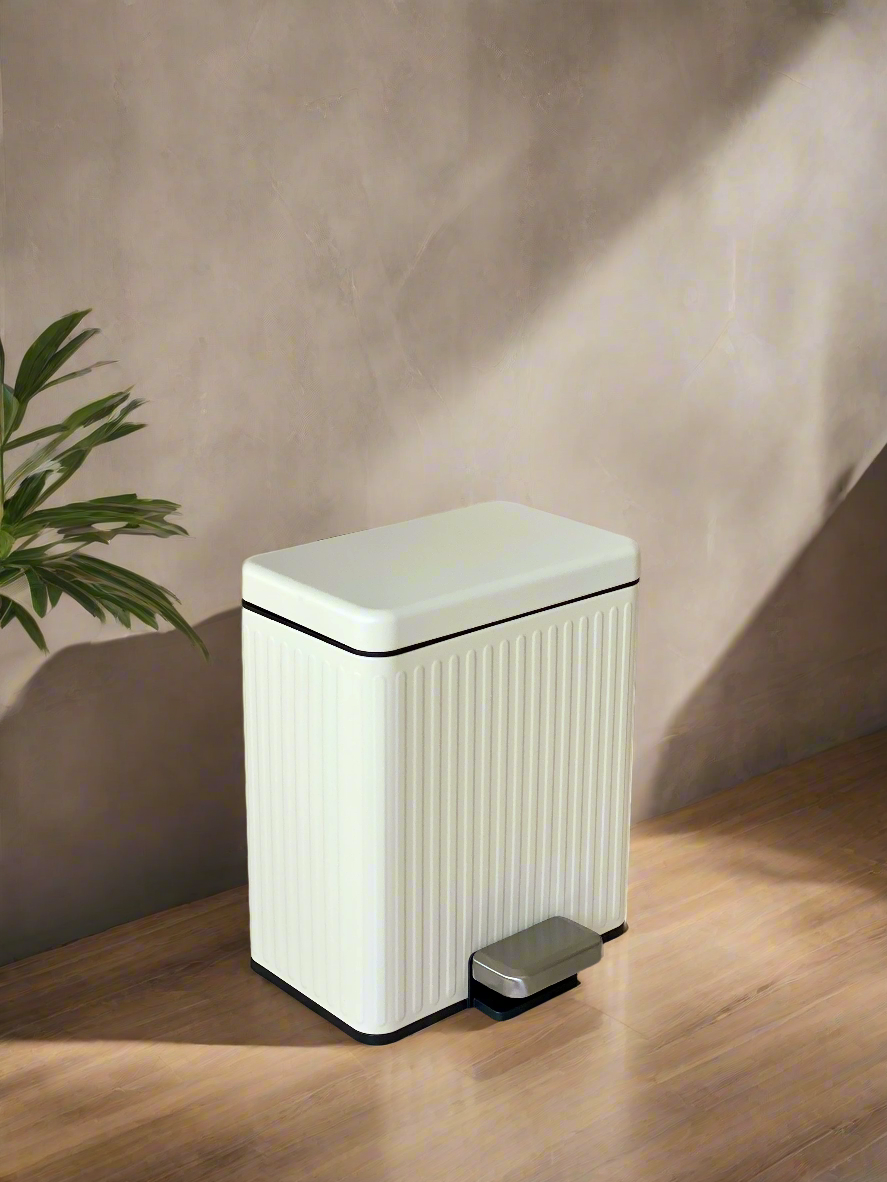 Kairo Metallic Dustbin - White (6L)