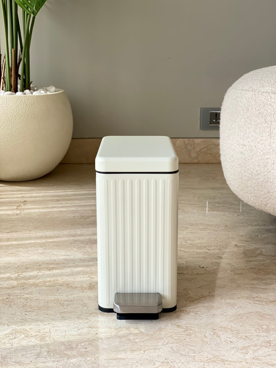 Verve Metallic Dustbin - White (6L)