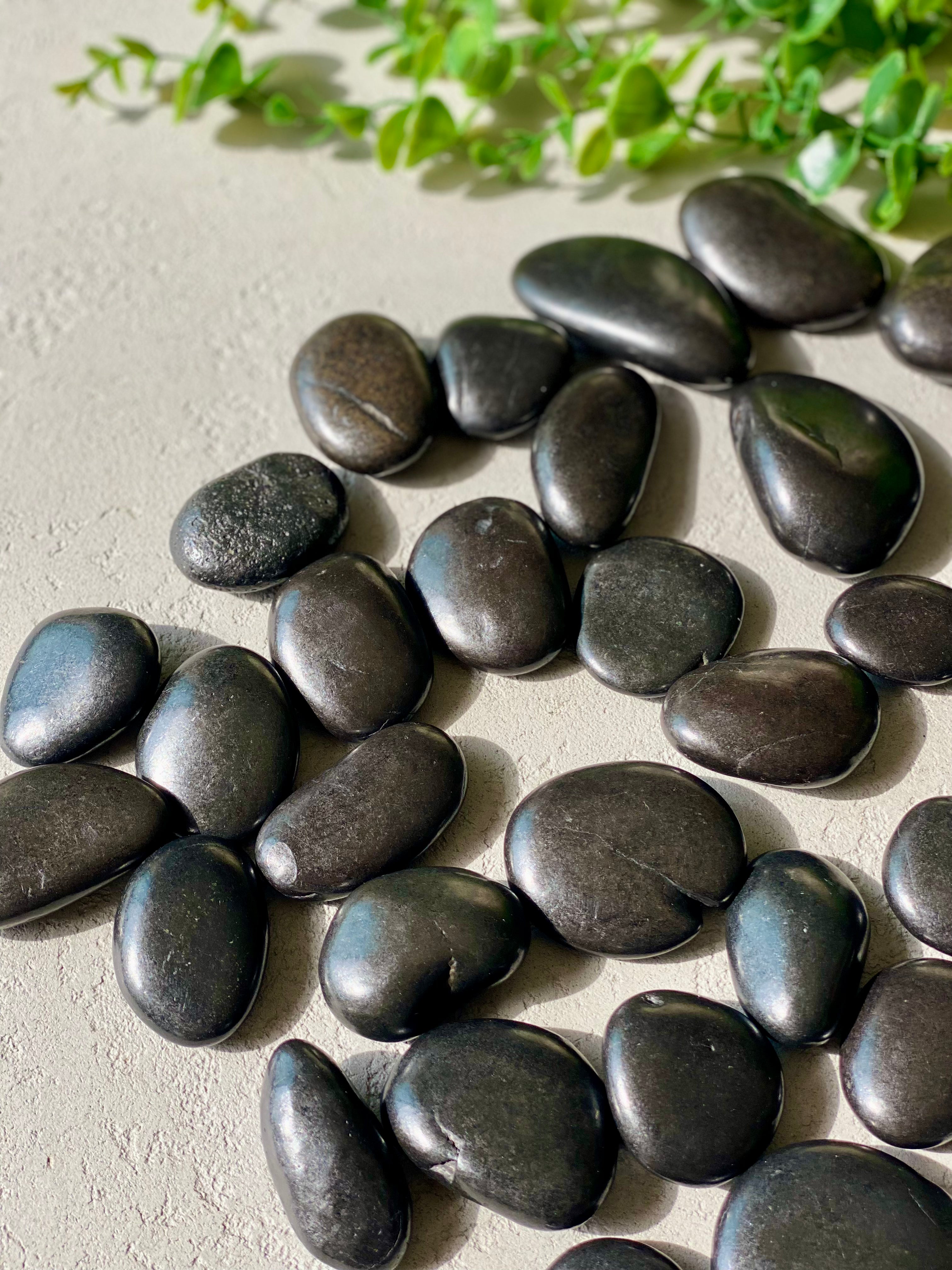 Pebbles - Black (60 Pieces)