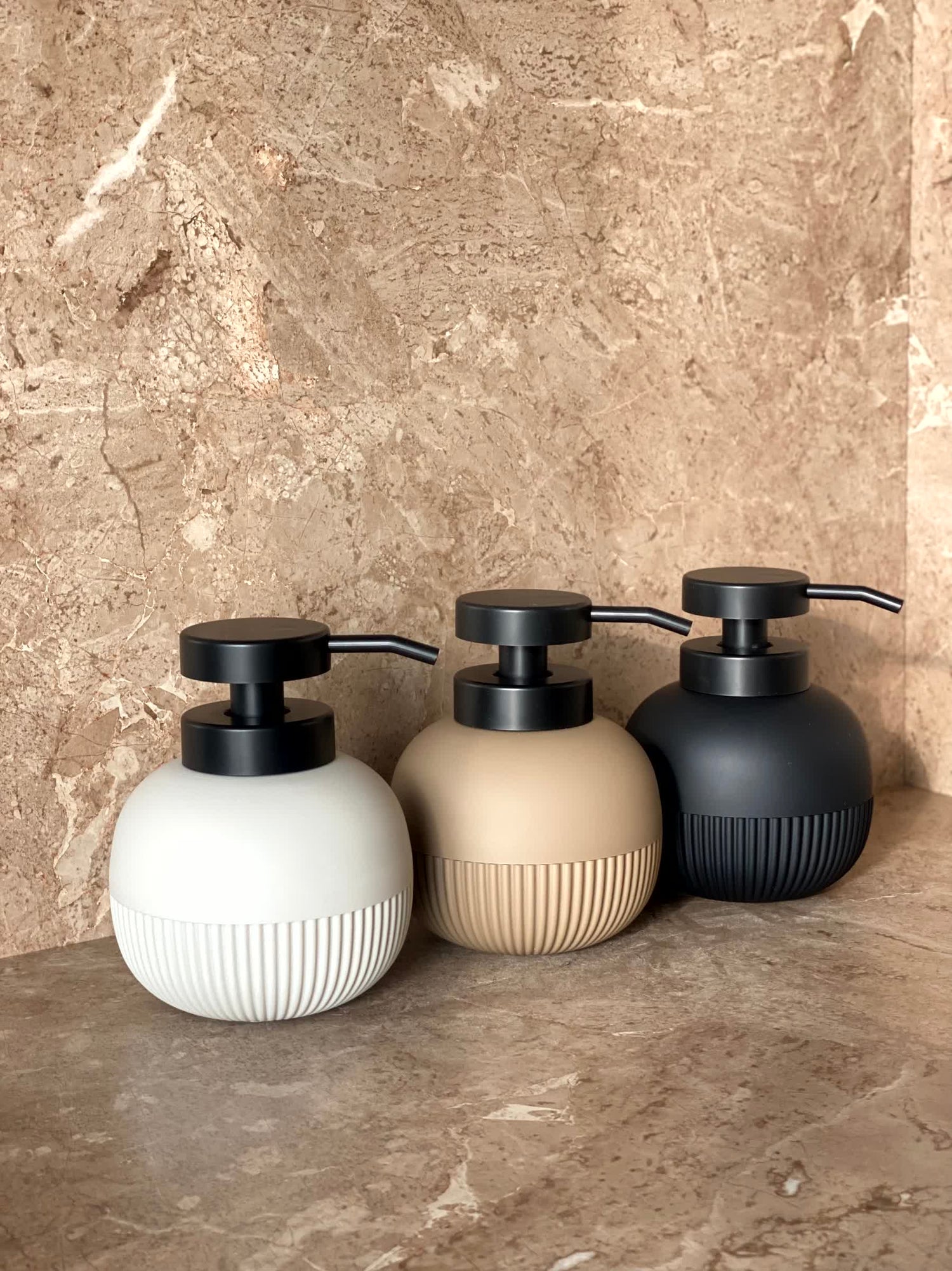 Chaton Round Bathroom Dispenser - Black