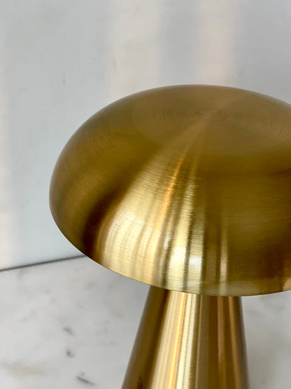 Luxor Table Lamp