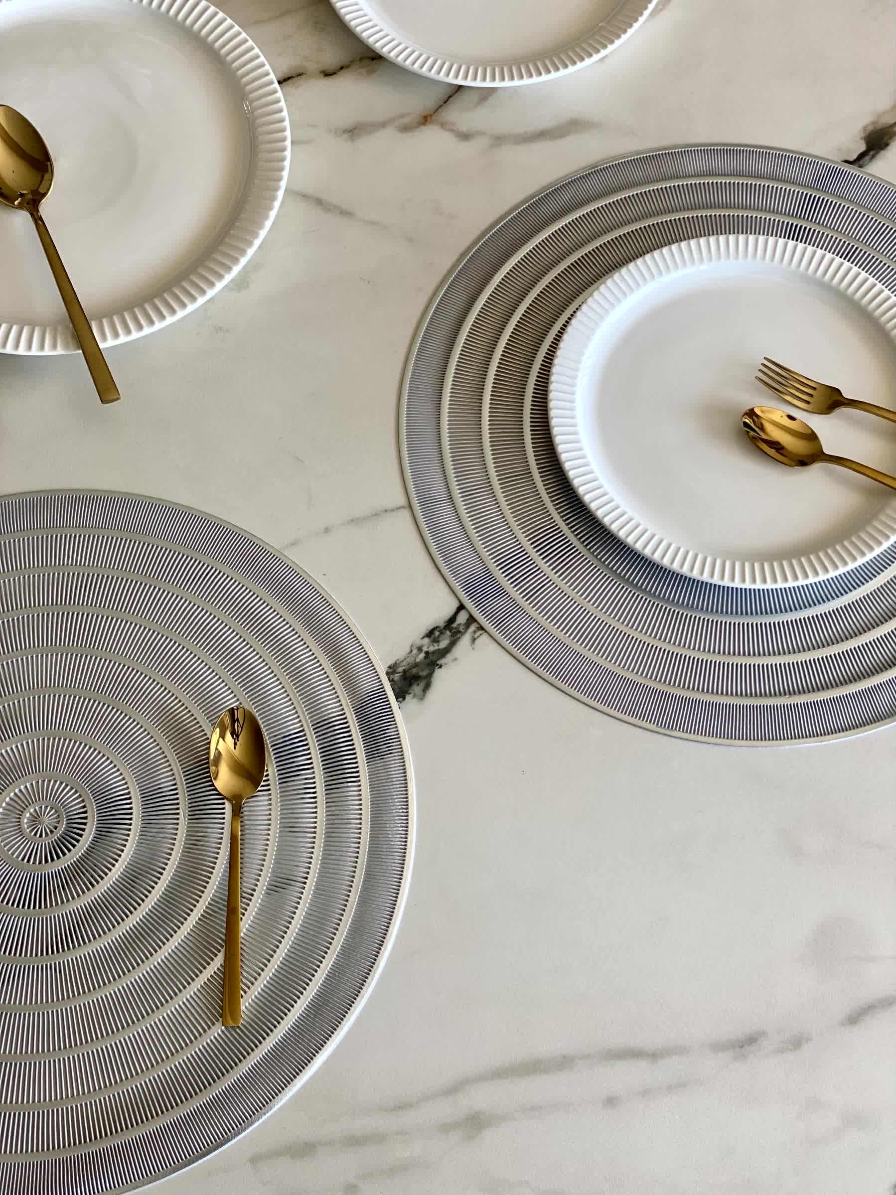Swirling Table Mats - Silver (Set of 6)