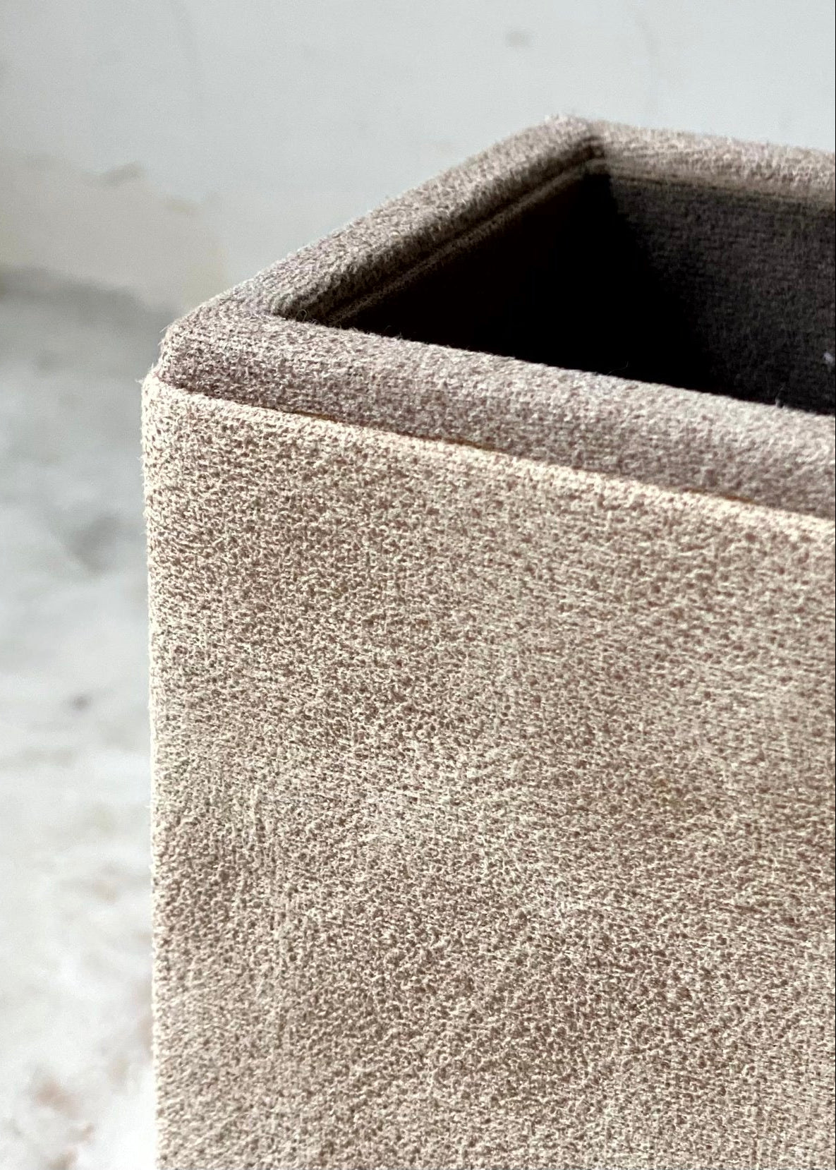 Mino Textured Desktop Pen Holder