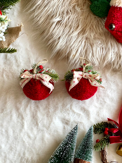 Christmas Classic Red Hanging - Set of 2