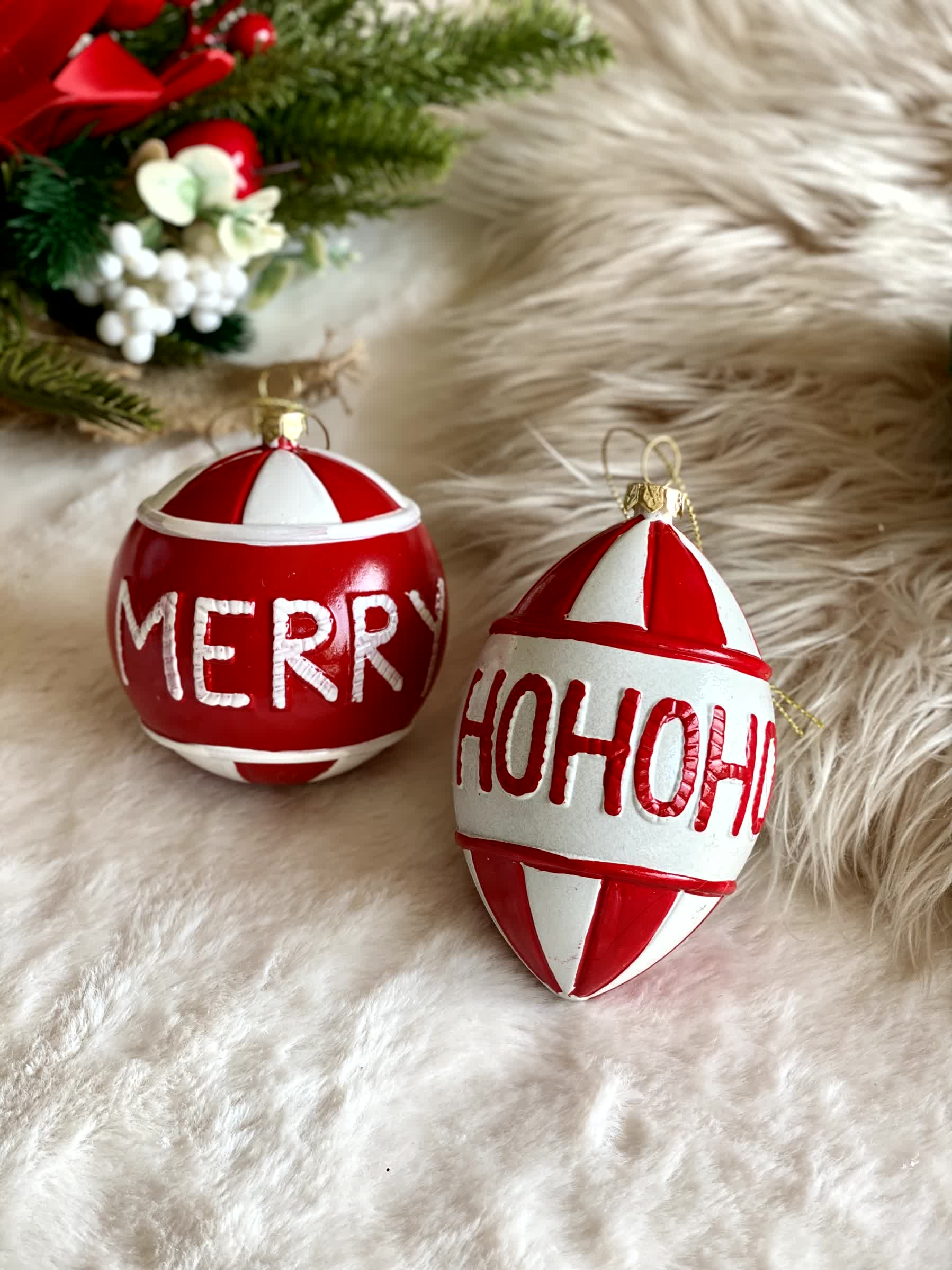 Santa’s Cheer Hanging - Set of 2