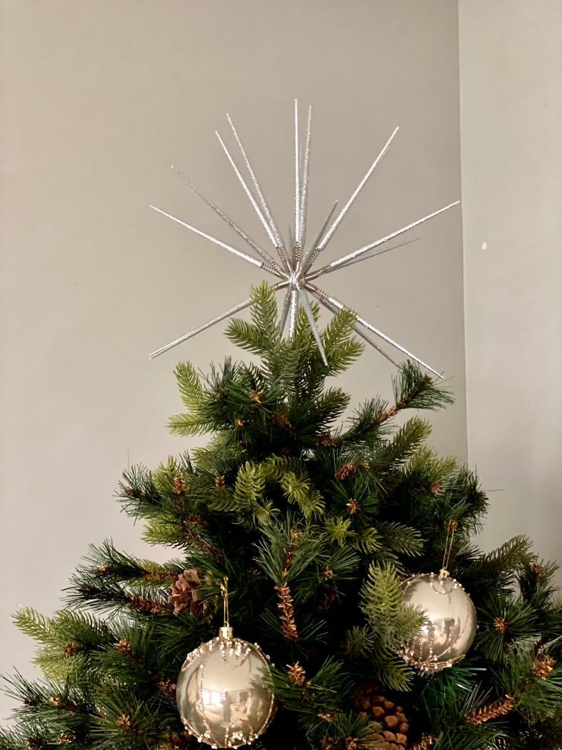 Christmas Tree Top Ornament - Silver