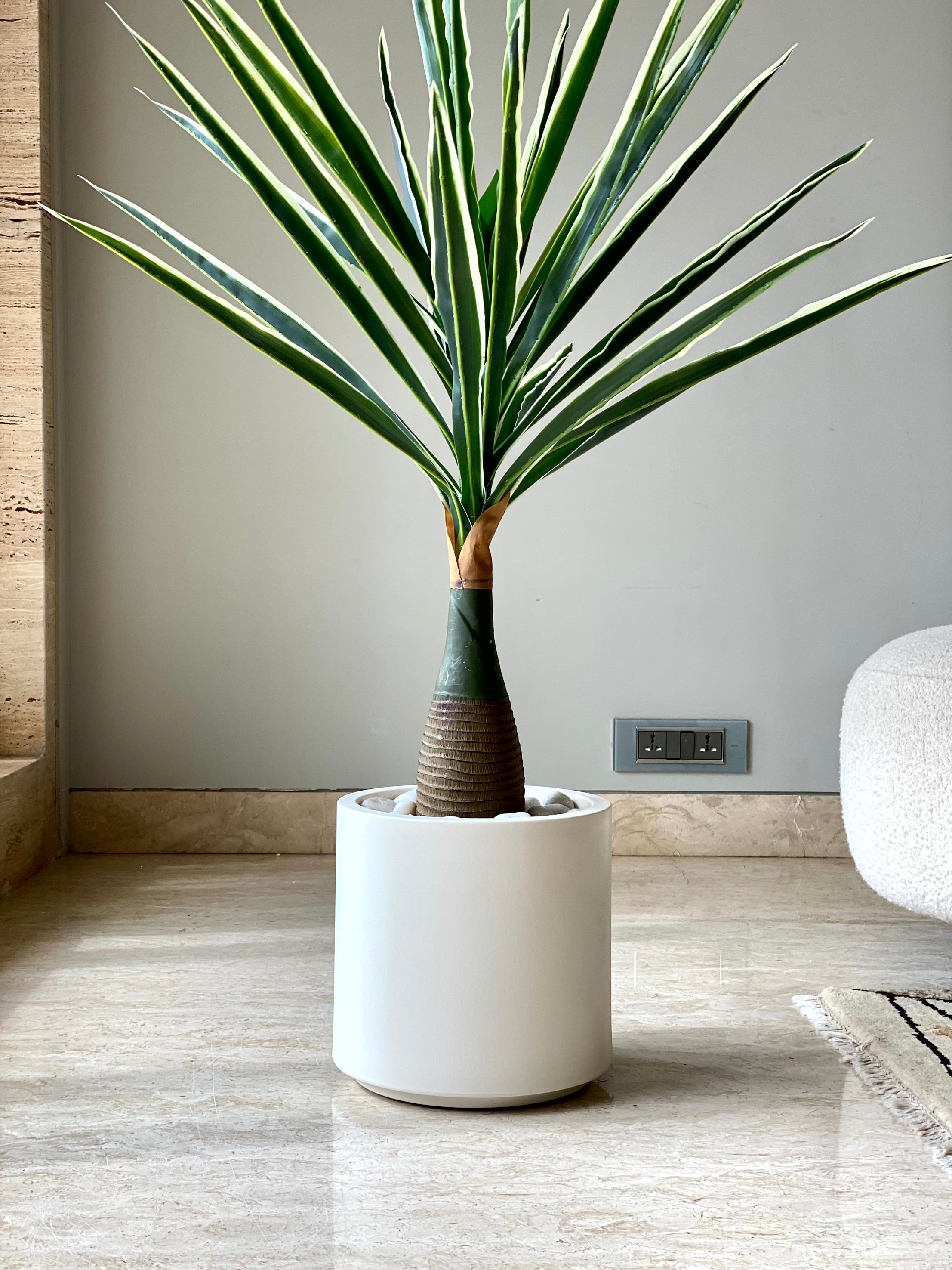 Oasis Planter Medium- Ivory