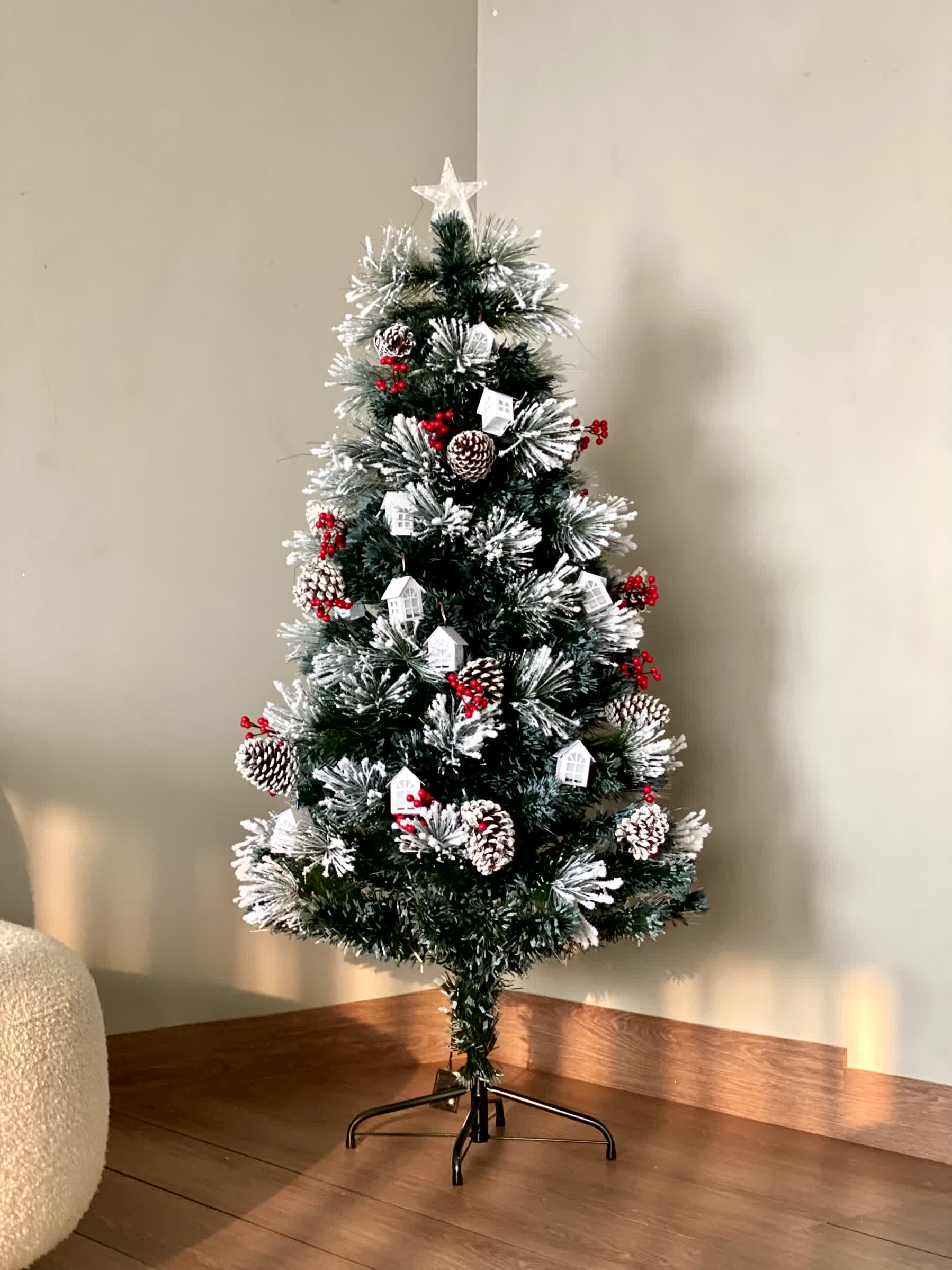 Christmas Frosted Sparkling Tree - 5 Feet