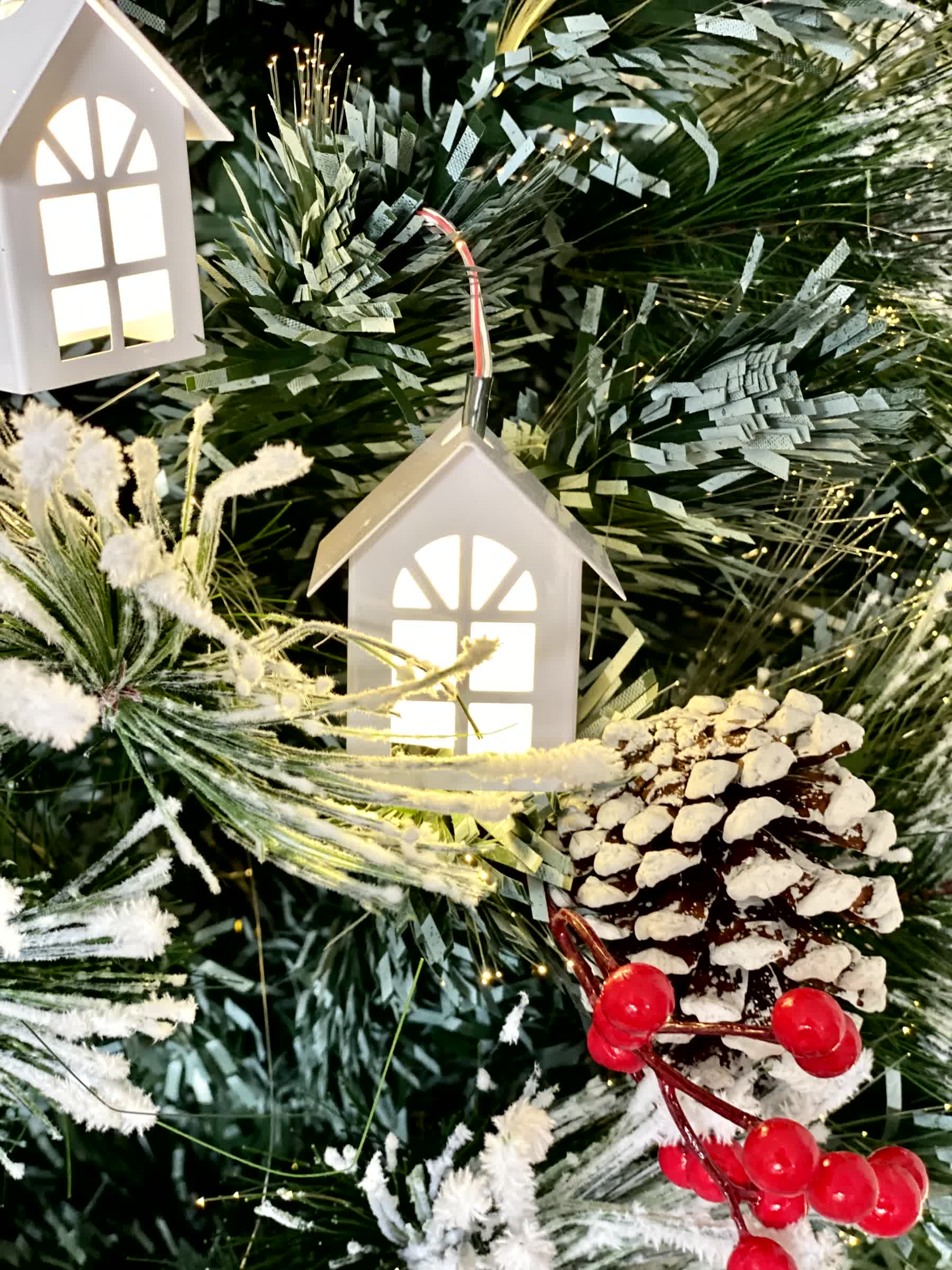 Christmas Frosted Sparkling Tree - 5 Feet