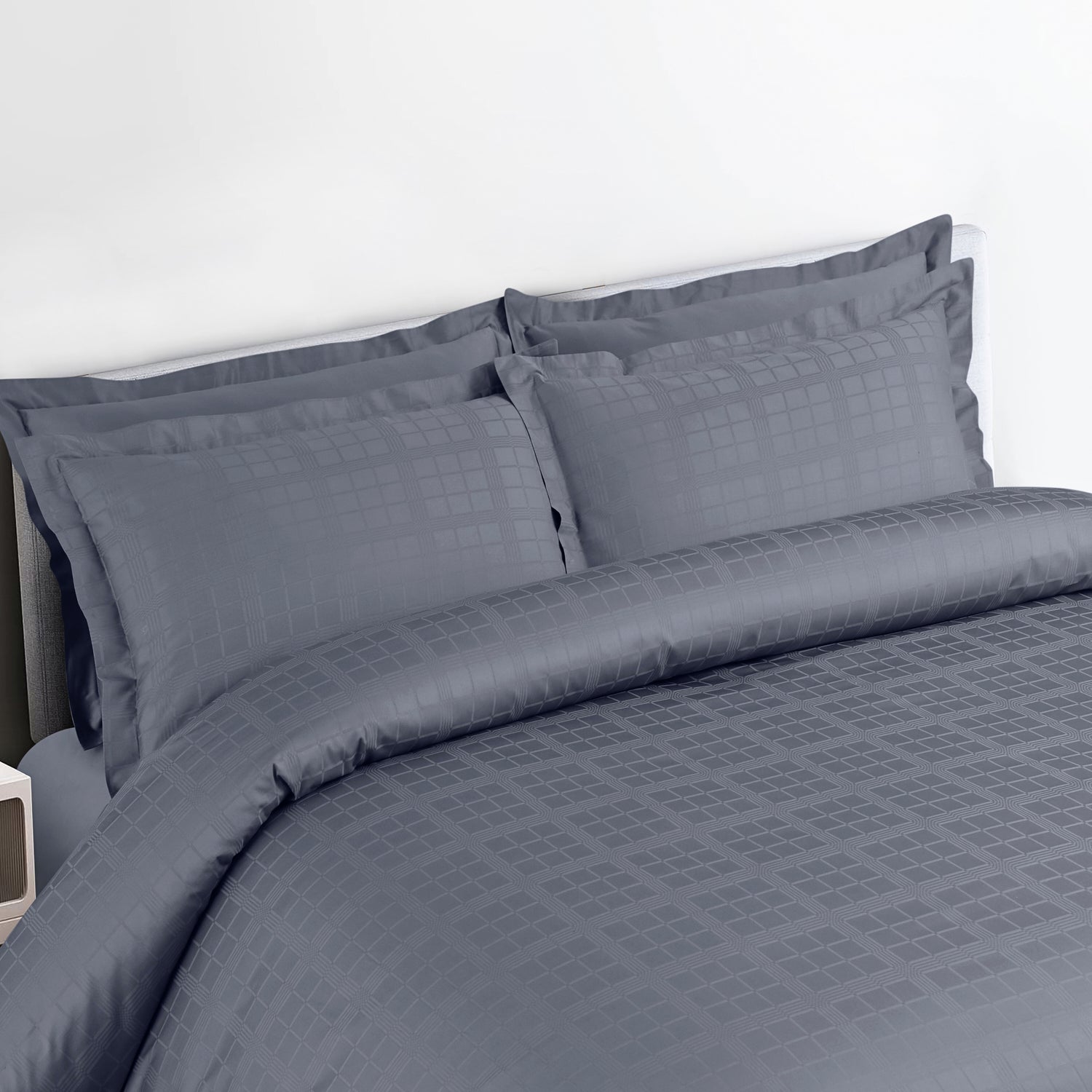 Jacquard Duvet Cover Set with King Size Bedsheet and 4 Pillow Covers-Grey