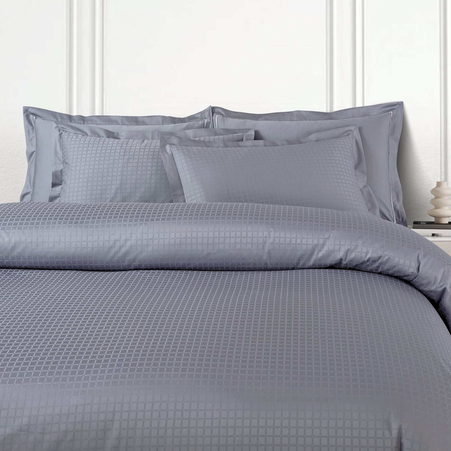 Jacquard Duvet Cover Set with King Size Bedsheet and 4 Pillow Covers-Grey