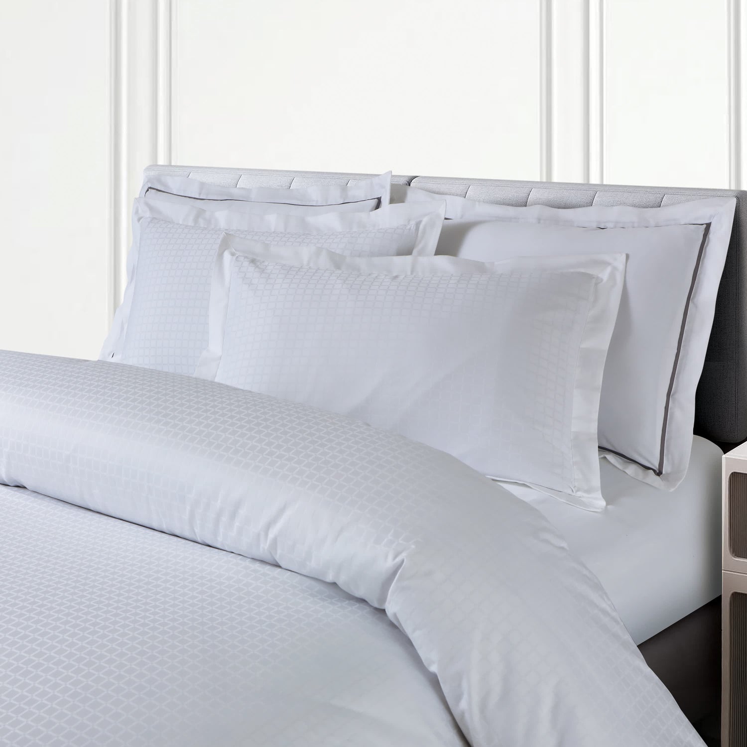 Como Jacquard Bedsheet - Brilliant White