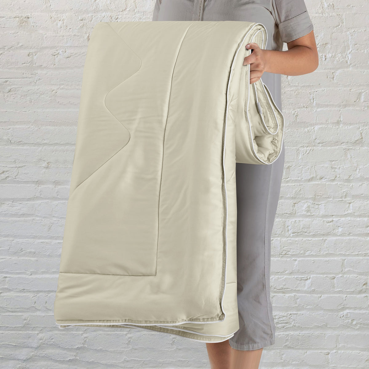 Luxe Single Bed Size Bamboo Comforter-Olive Beige