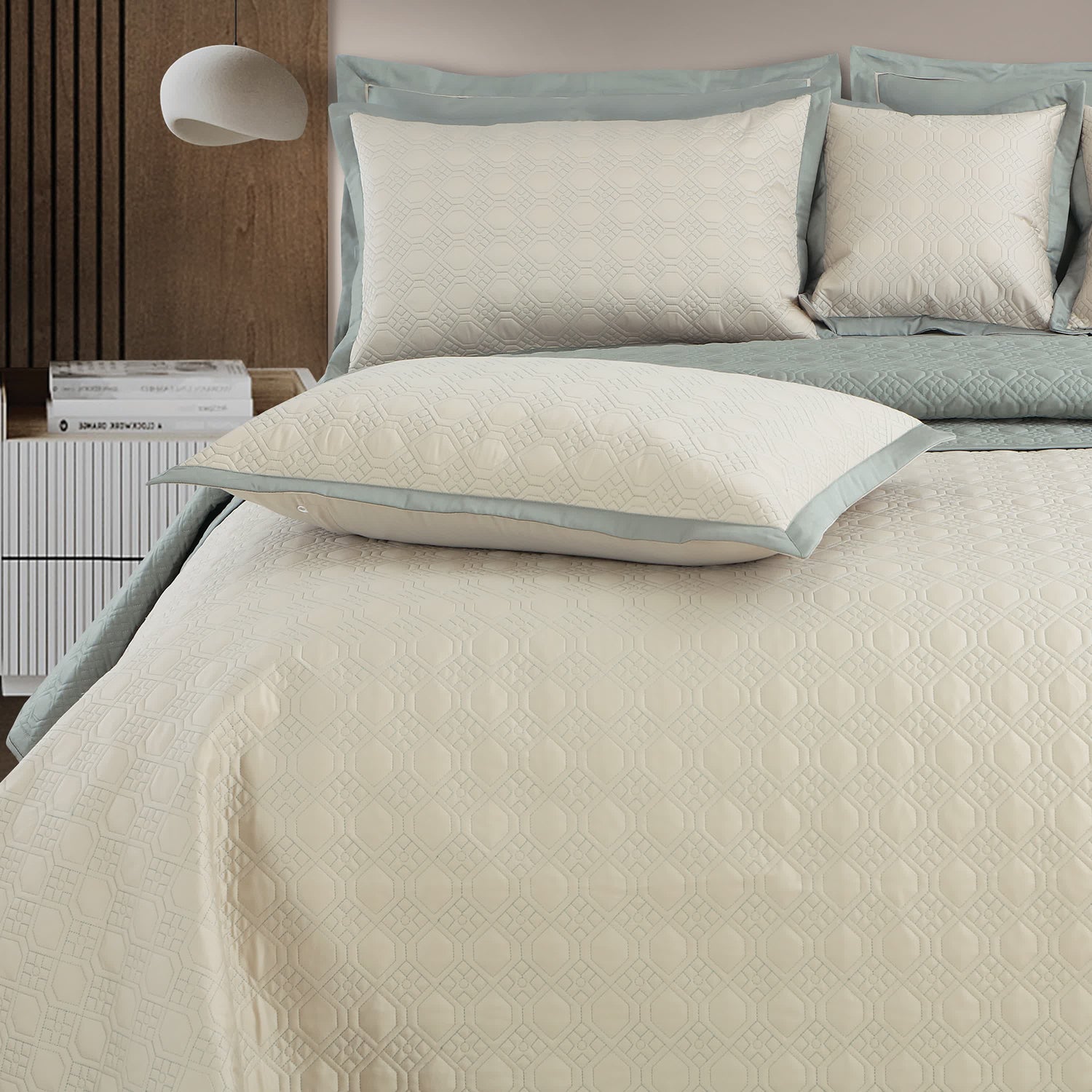 Luxe Bedspread Bedding Set - Beige &amp; Olive Green