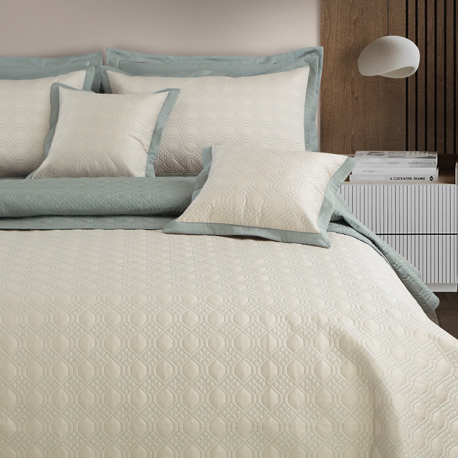 Luxe Bedspread Bedding Set - Beige &amp; Olive Green