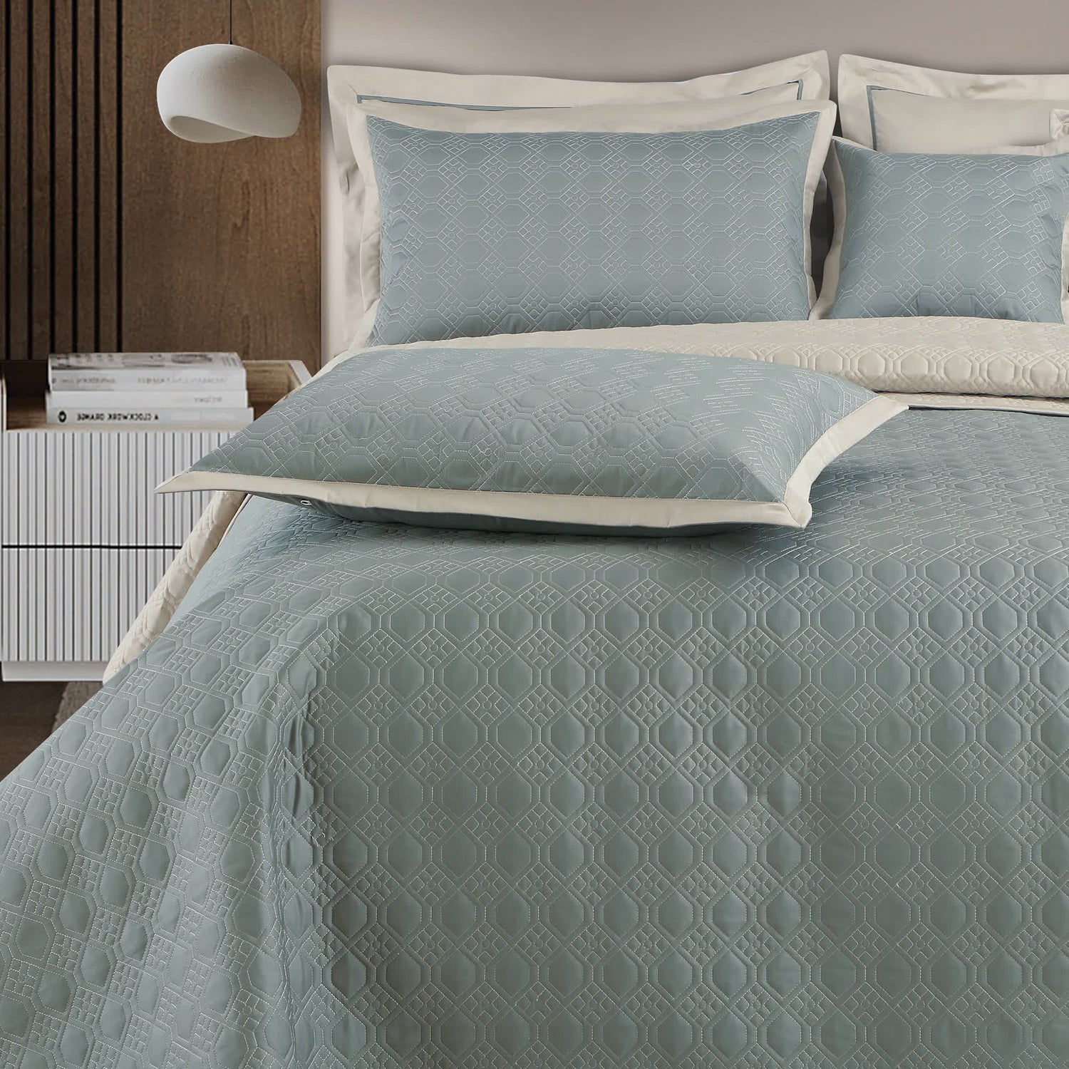 Luxe Bedspread Bedding Set - Olive Green &amp; Beige