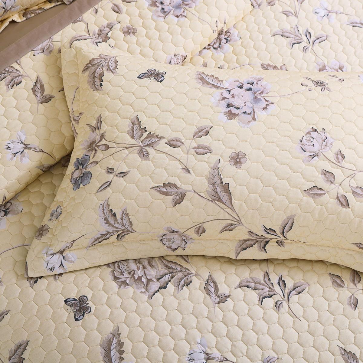 Royale Printed Quilted Bedspread Set with 2 Pillow Covers and 2 Cushion Covers-Yellow