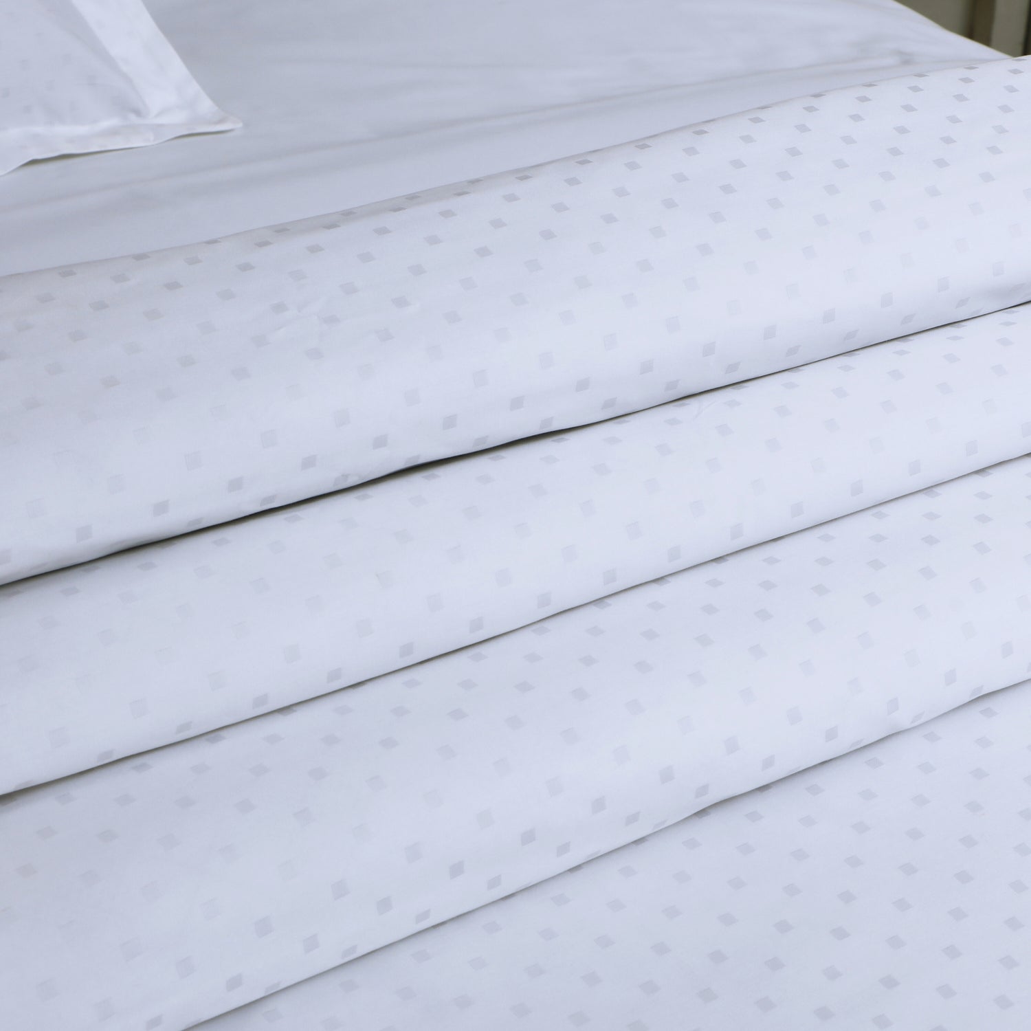 Jacquard King Size Bedsheet with 2 Pillow Covers-White