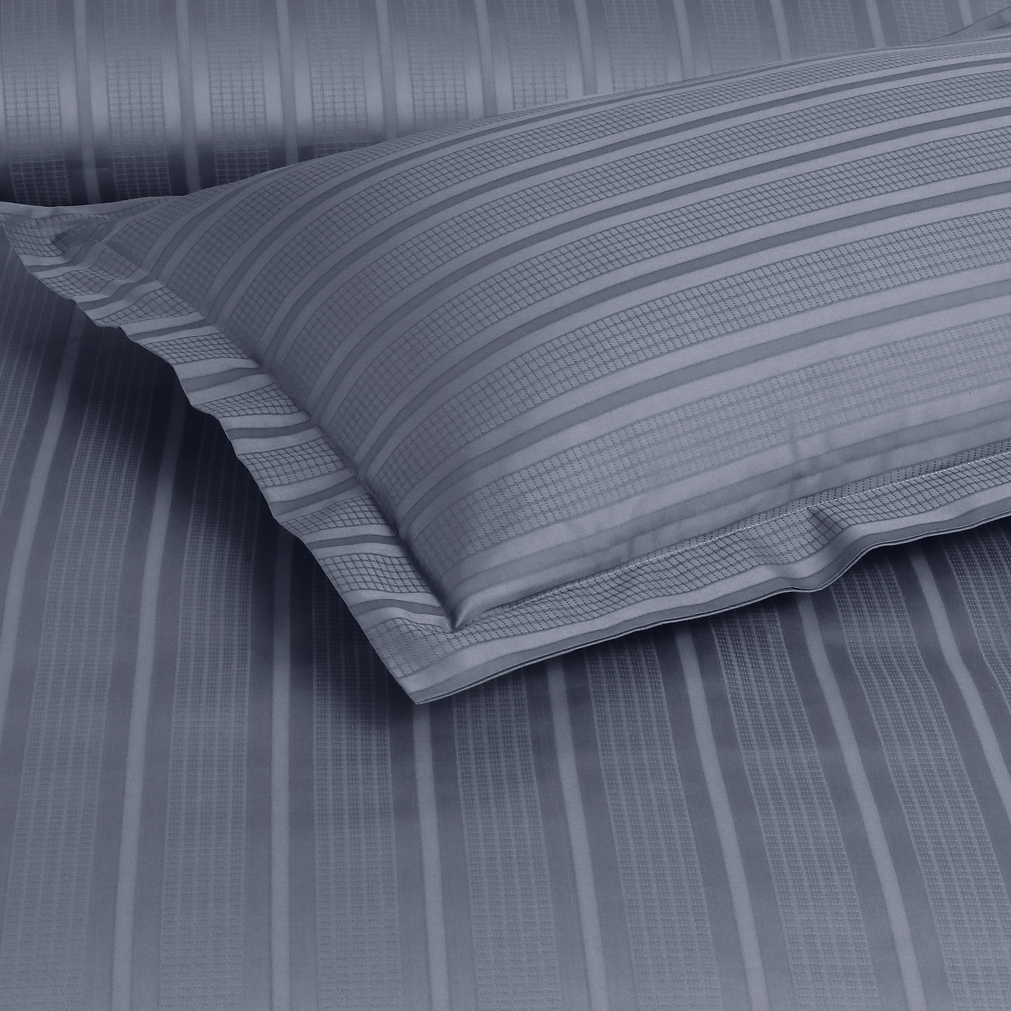 Jacquard King Size Bedsheet with 2 Pillow Covers-Grey
