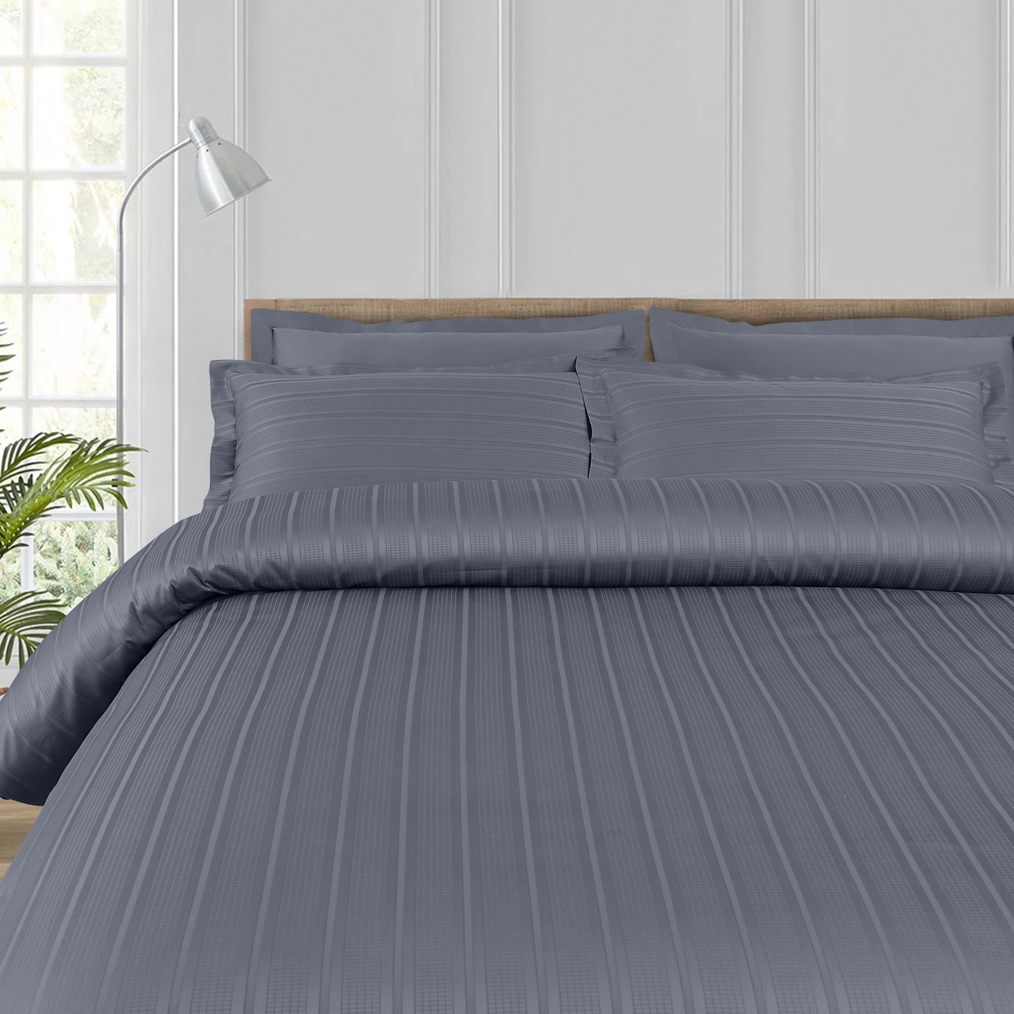 Jacquard Duvet Cover Set with King Size Bedsheet and 4 Pillow Covers-Grey
