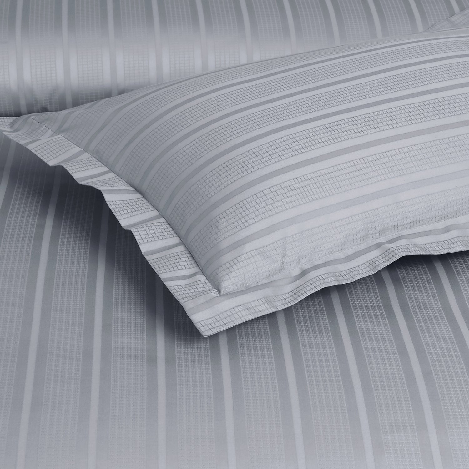 Jacquard King Size Bedsheet with 2 Pillow Covers-Silver Grey