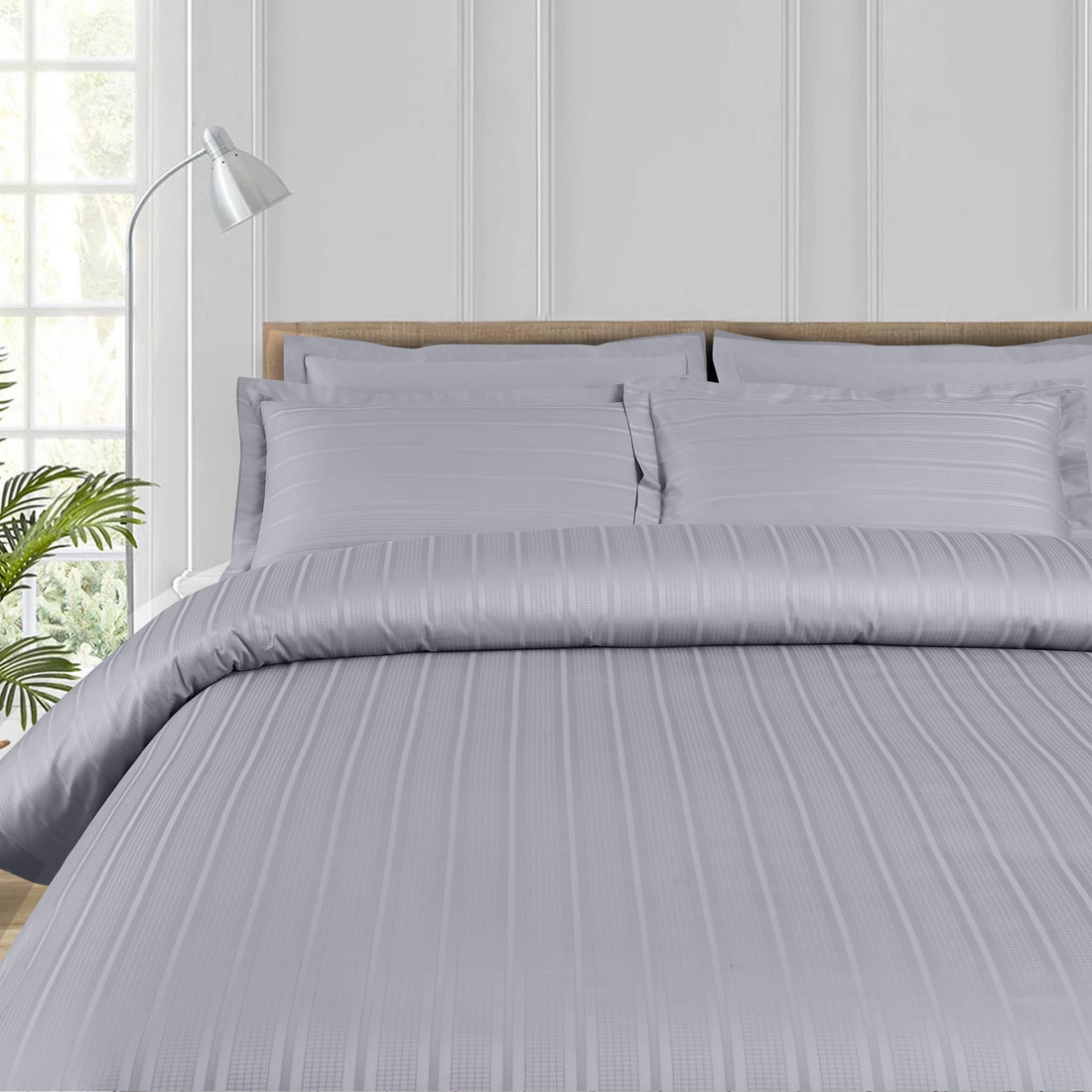 Jacquard Duvet Cover Set with King Size Bedsheet and 4 Pillow Covers-Silver Grey
