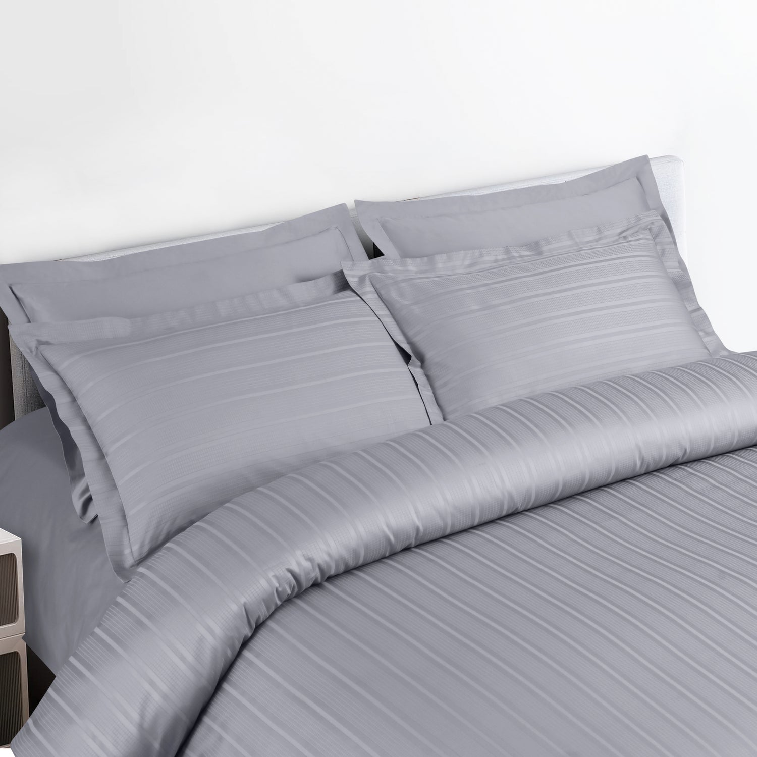 Jacquard Duvet Cover Set with King Size Bedsheet and 4 Pillow Covers-Silver Grey