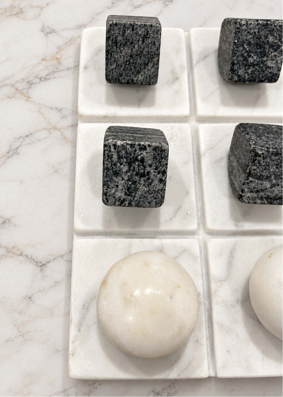 Black and White Marble Tic Tac Tое