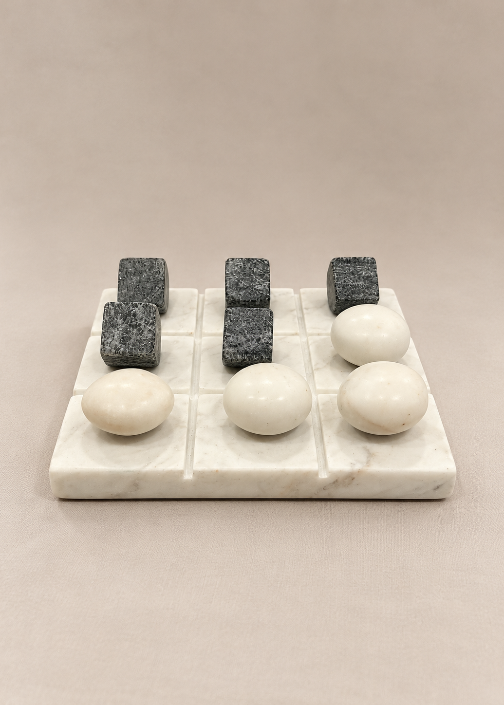 Black and White Marble Tic Tac Tое