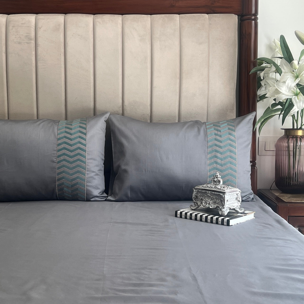 Chevron Dark Grey Bedsheet Set