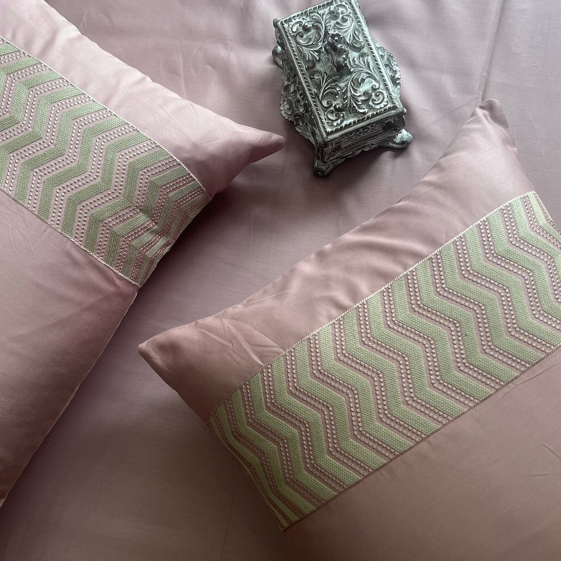 Chevron Old Rose Bedsheet Set