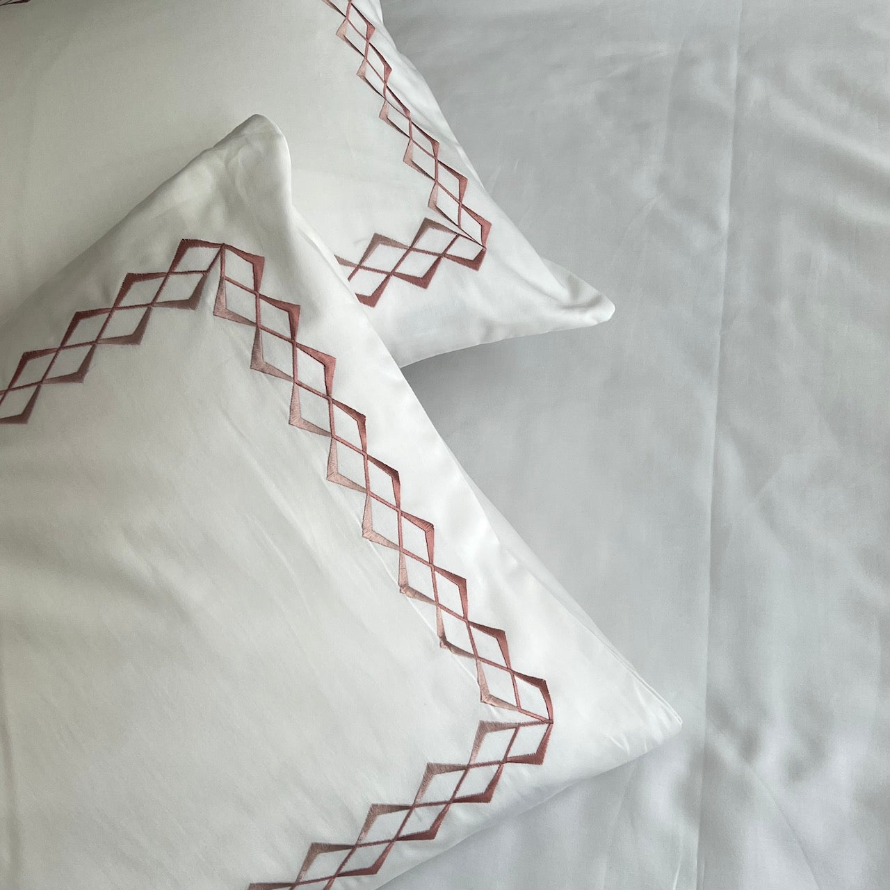 Cube White Cotton Bed Sheet Set