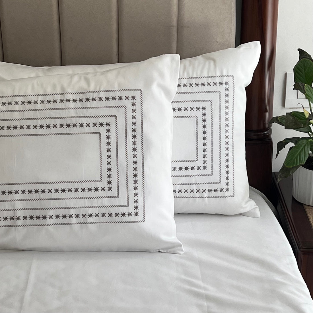 Minisol White Cotton Bed Sheet Set
